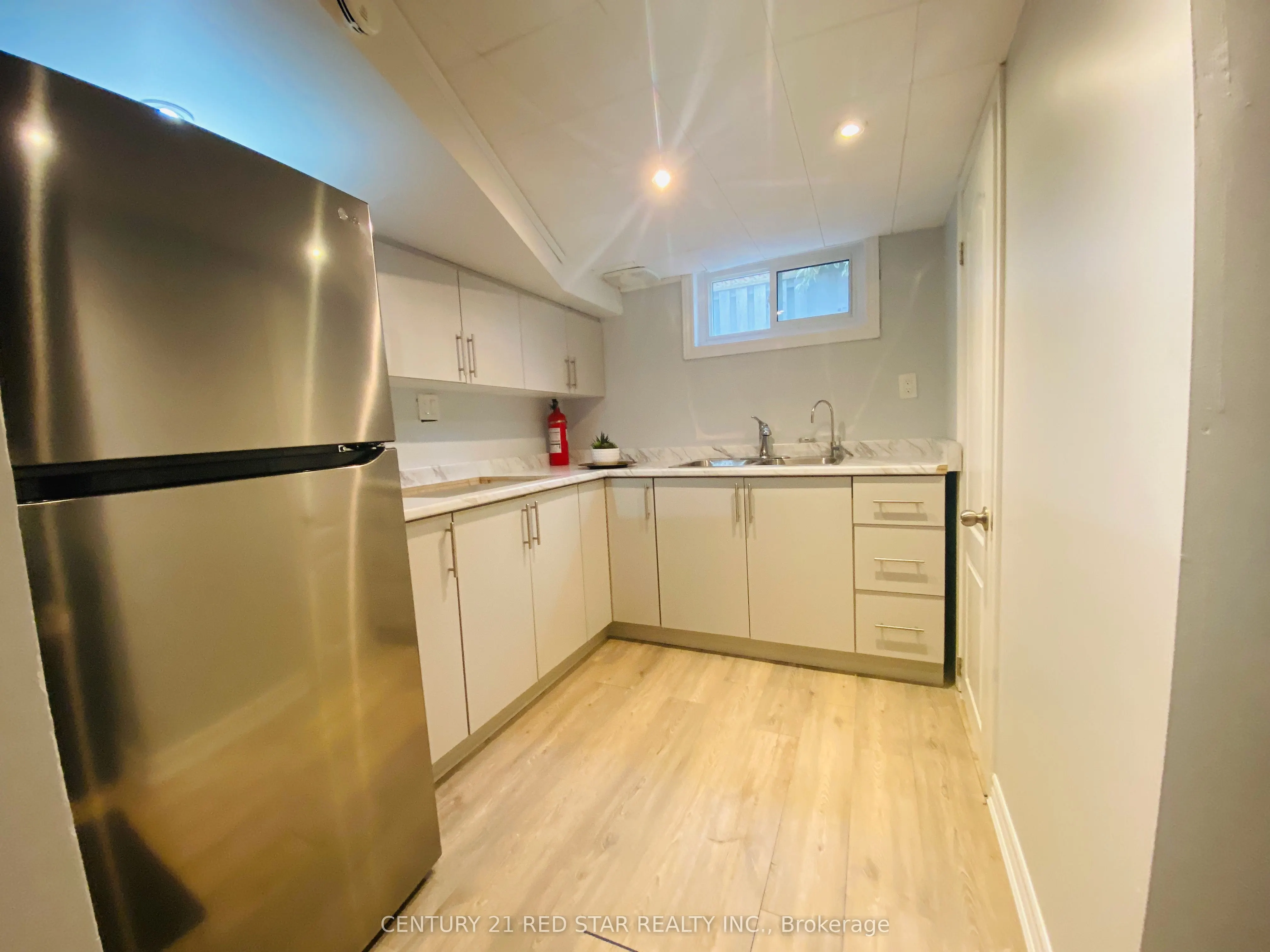 107 Ellis Crescent S