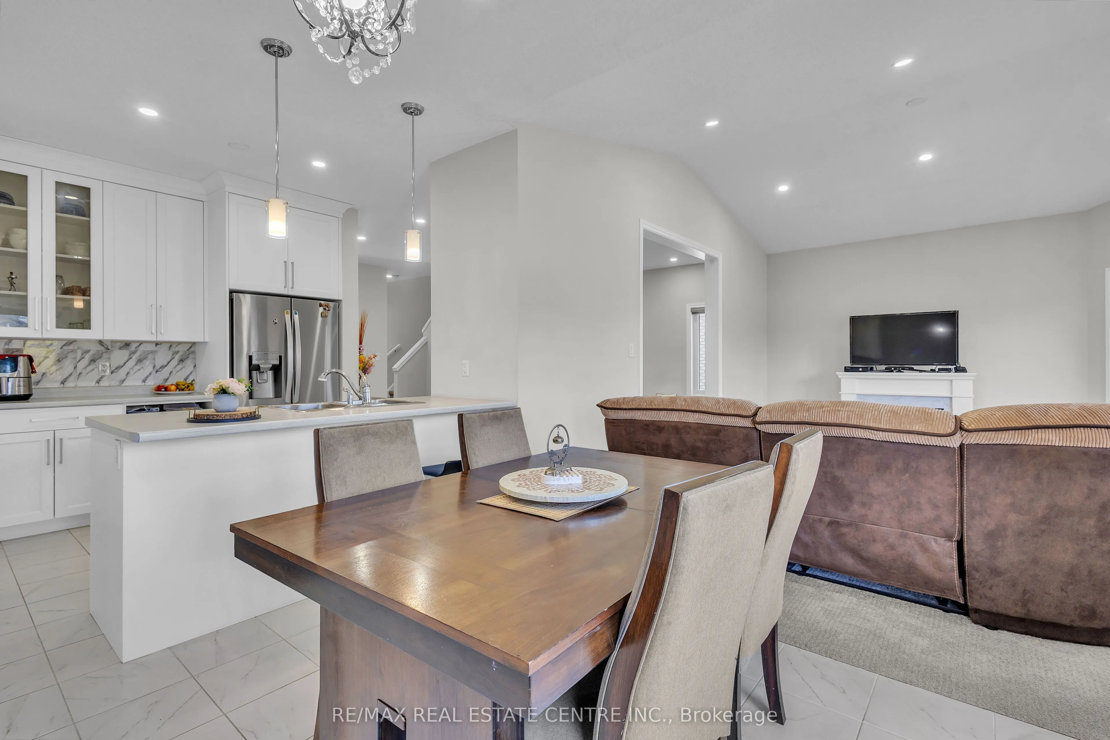 24 Sutherland Crescent