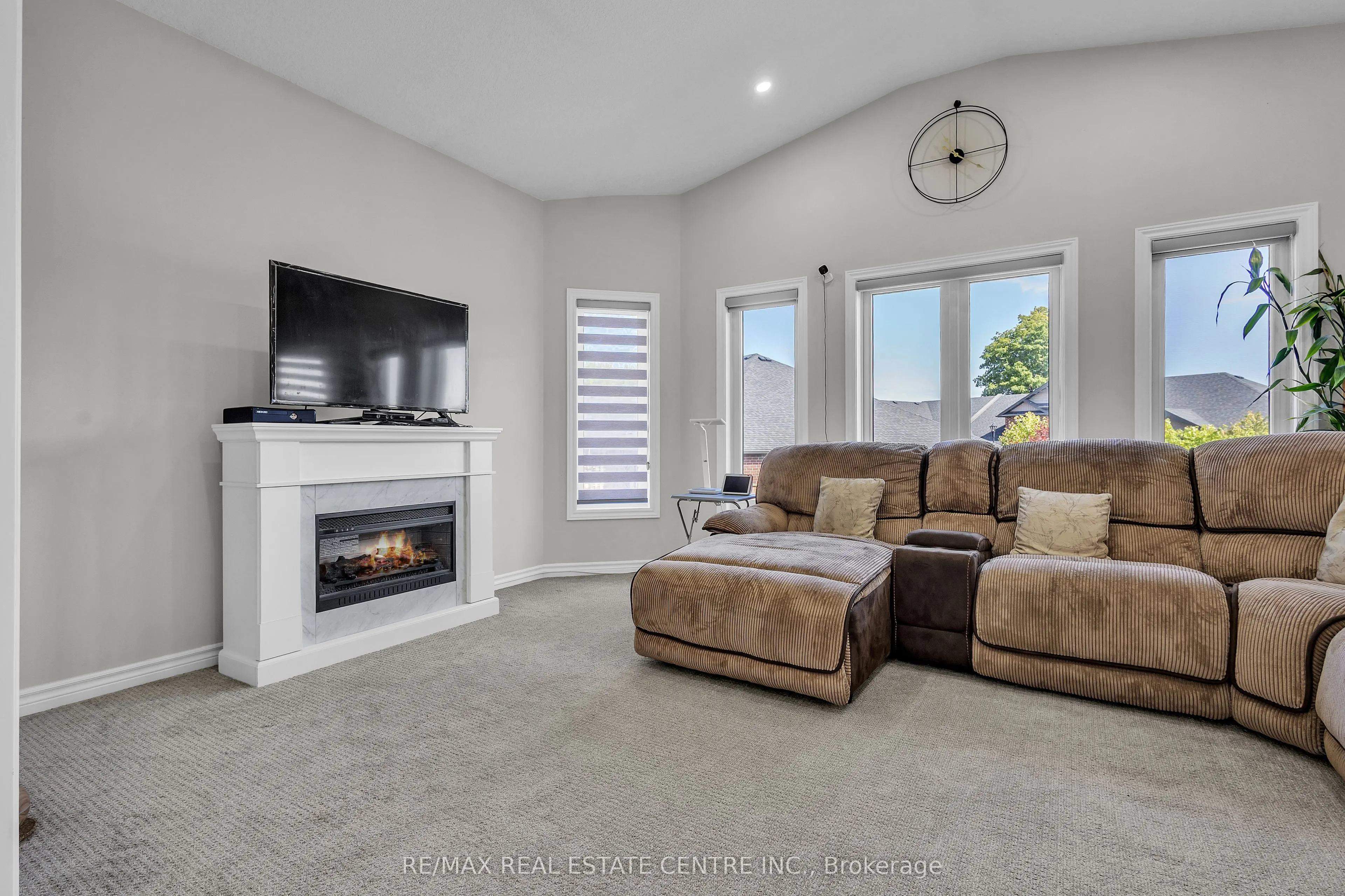 24 Sutherland Crescent