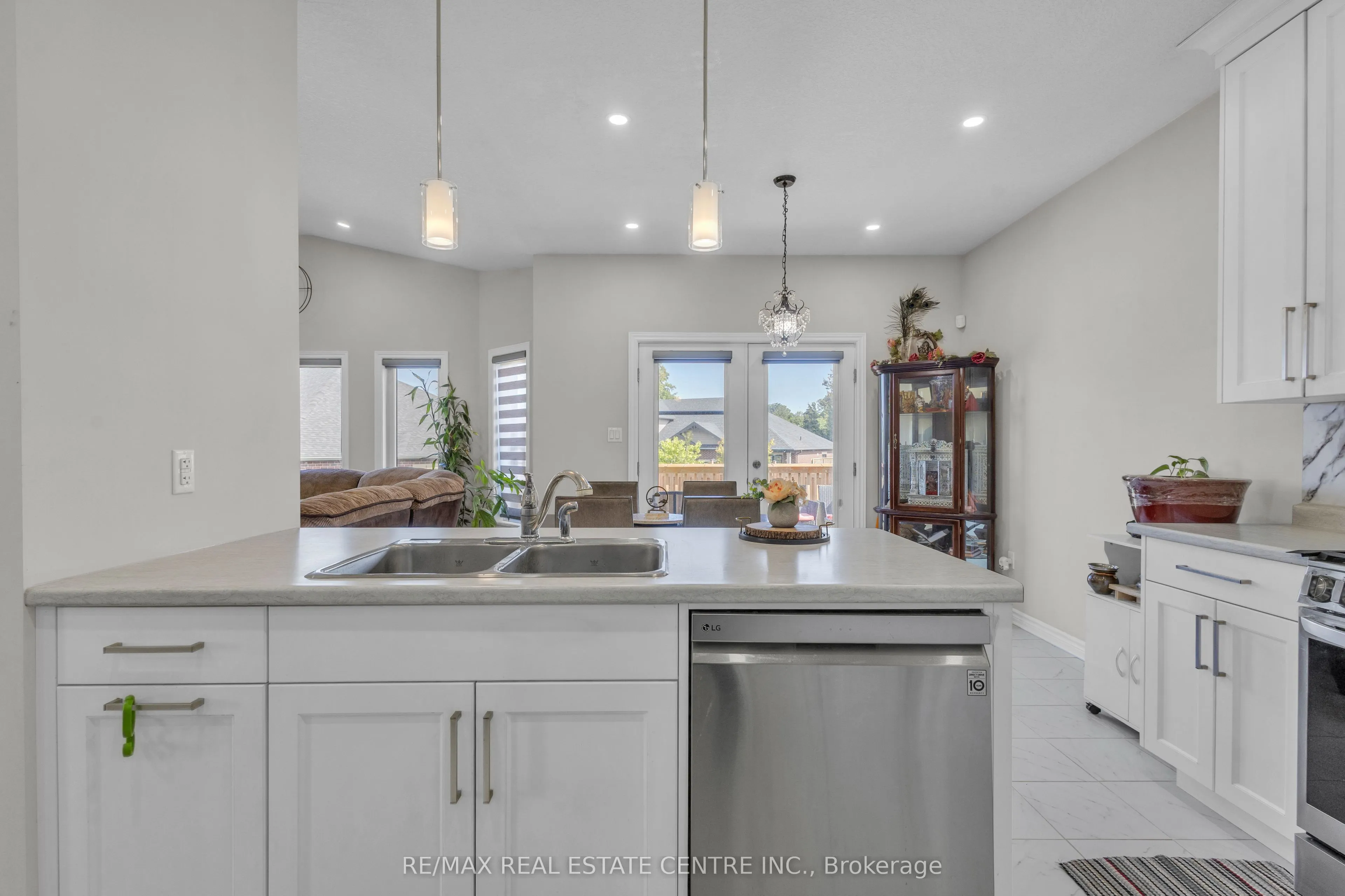 24 Sutherland Crescent