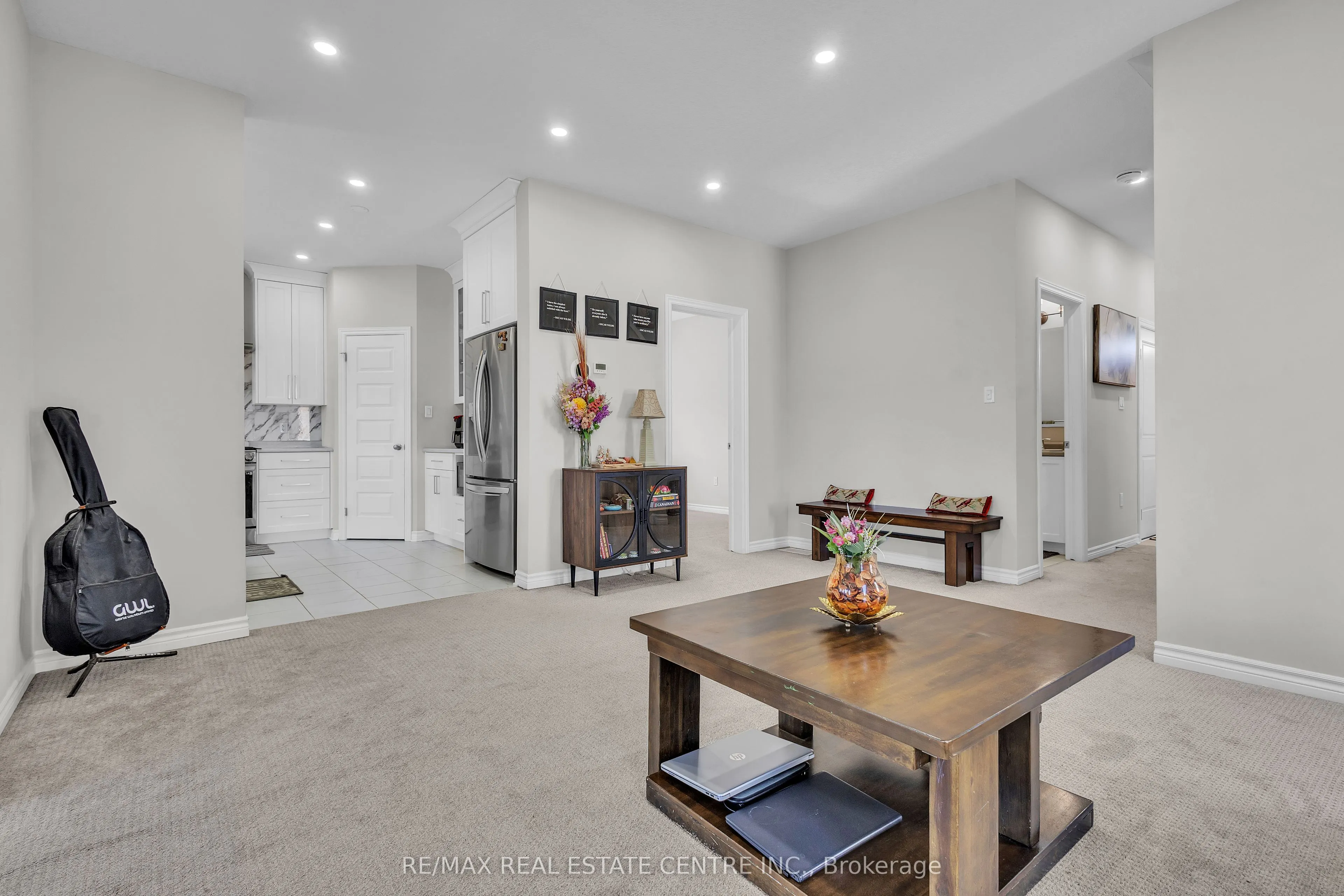 24 Sutherland Crescent