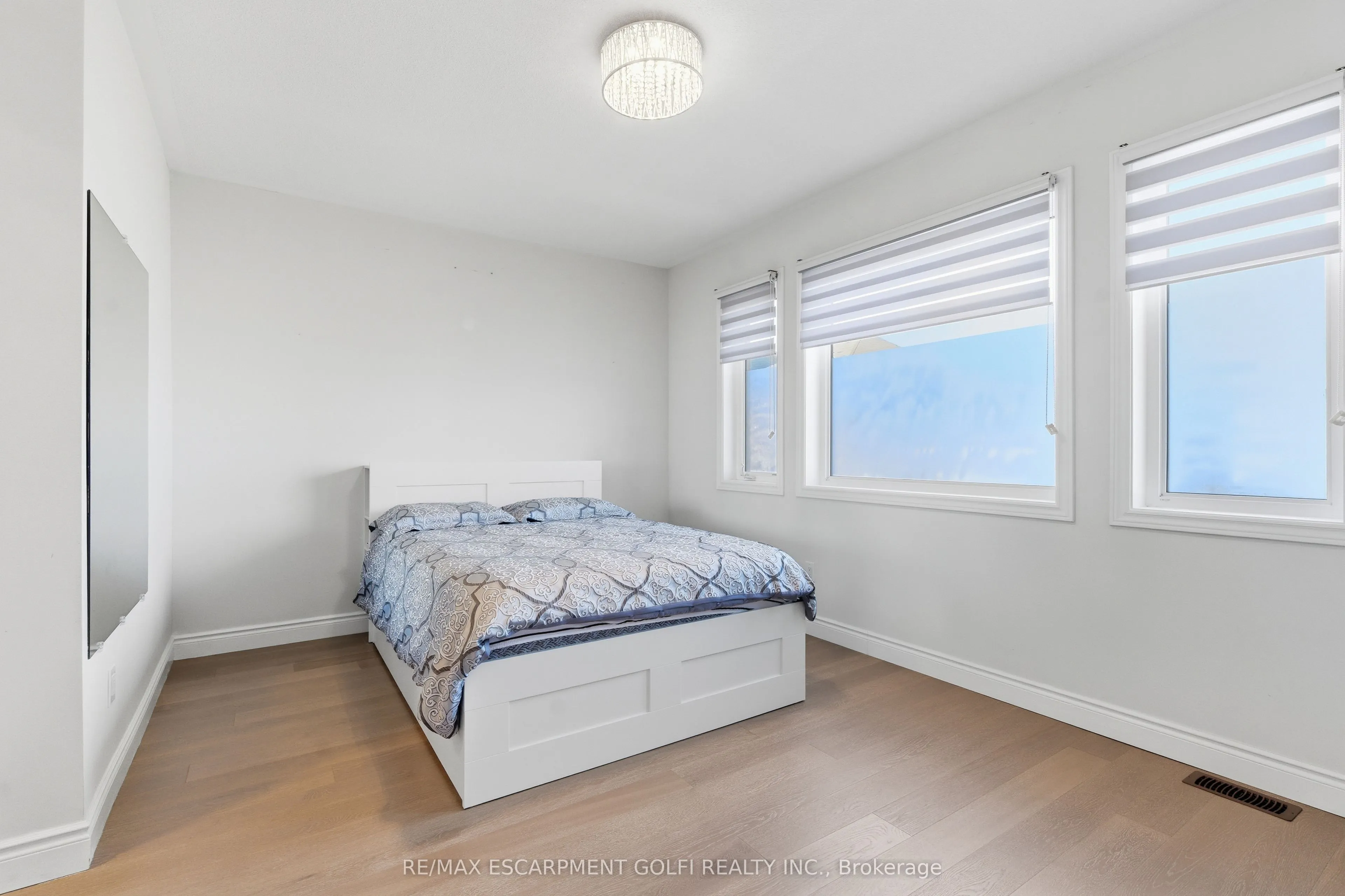 18 Angela Crescent