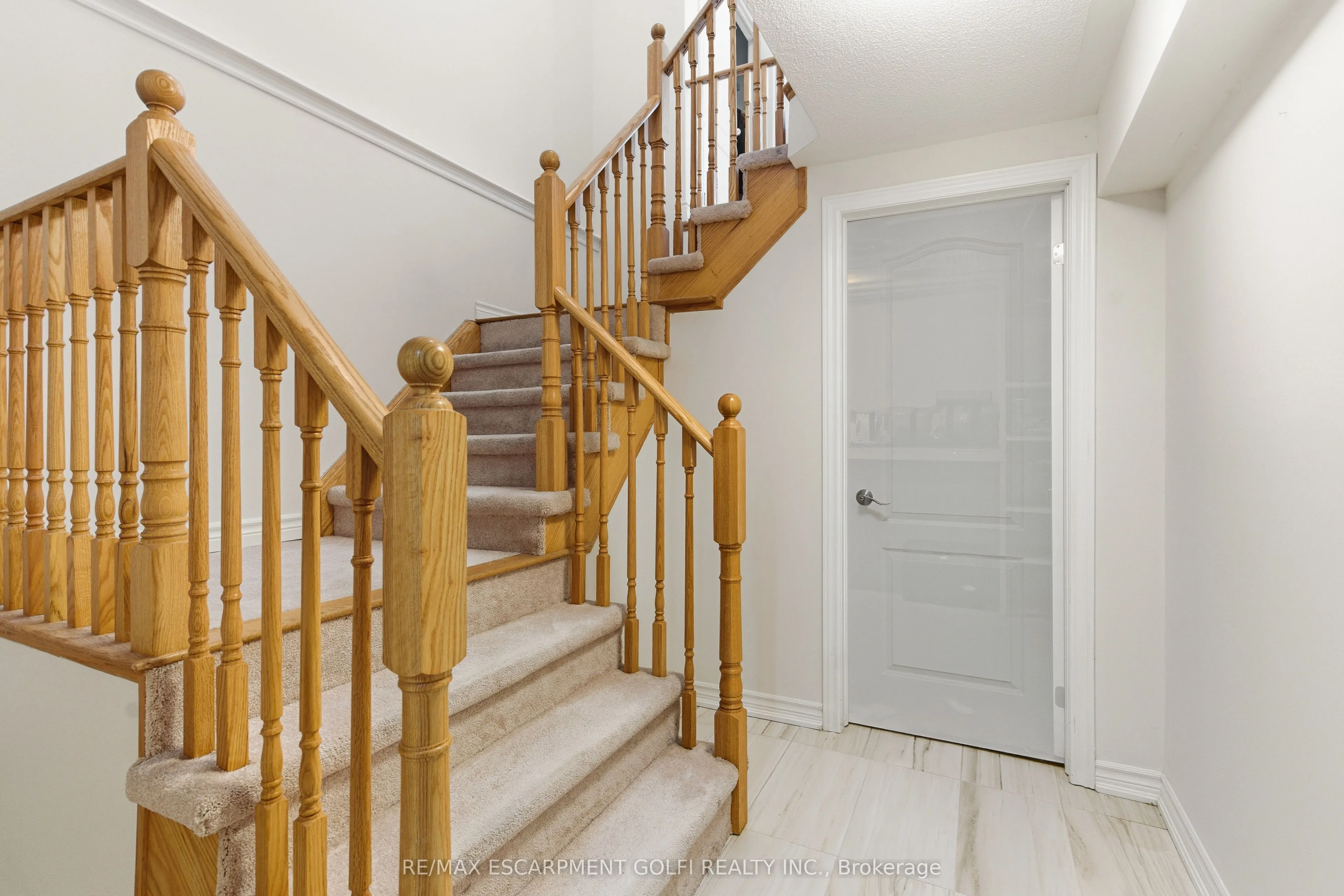 18 Angela Crescent