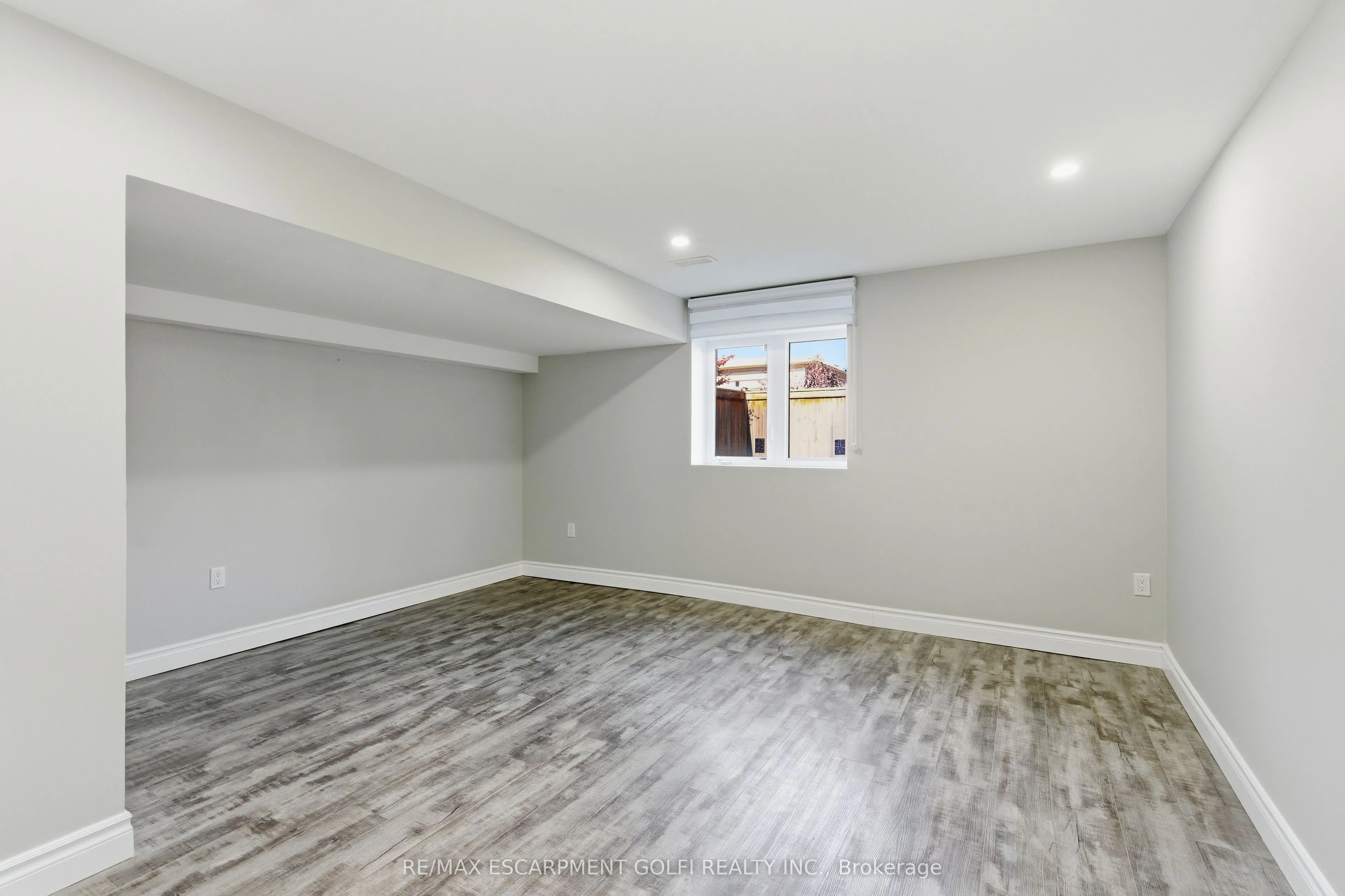 18 Angela Crescent
