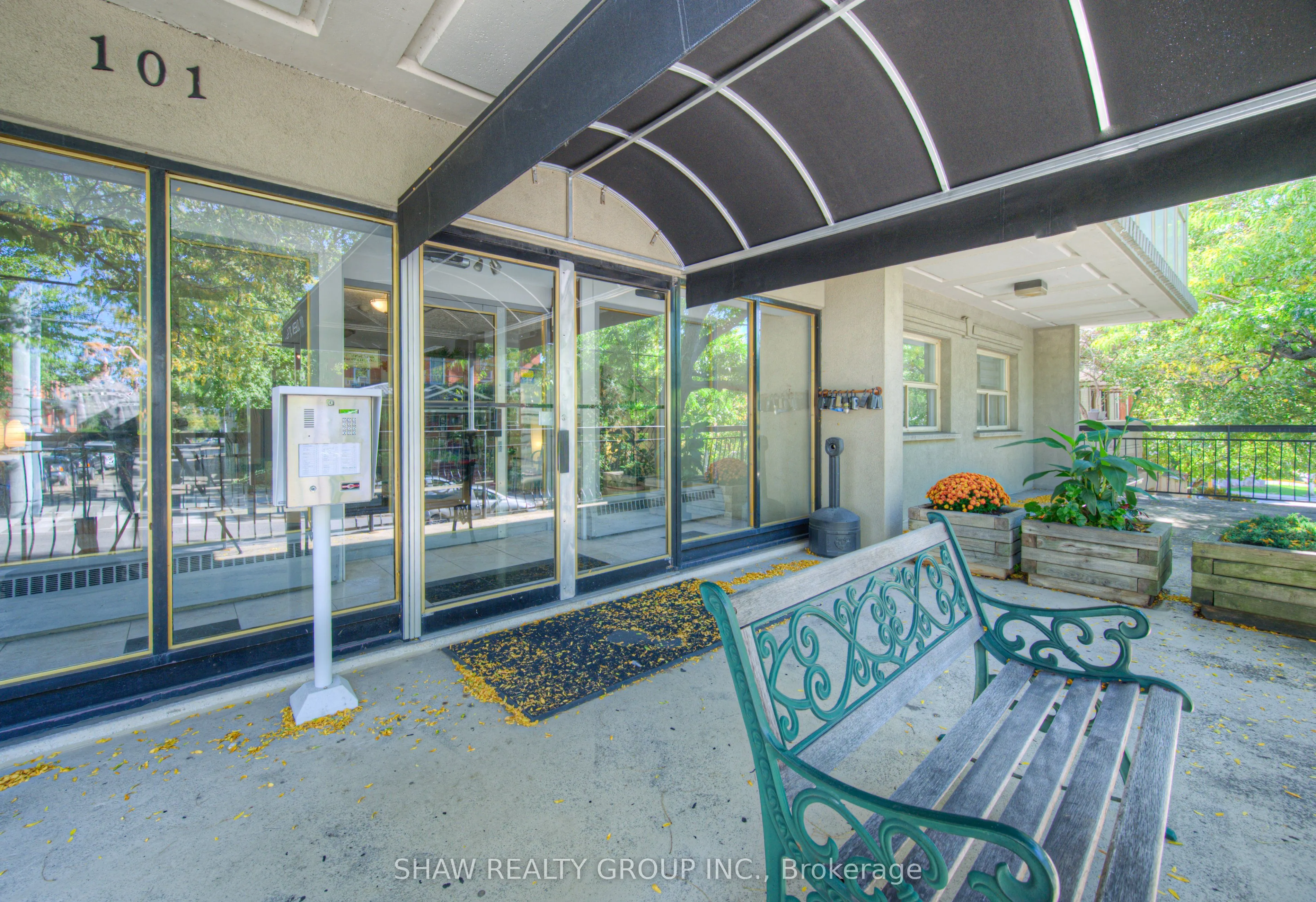 101 Queen Street S, #102