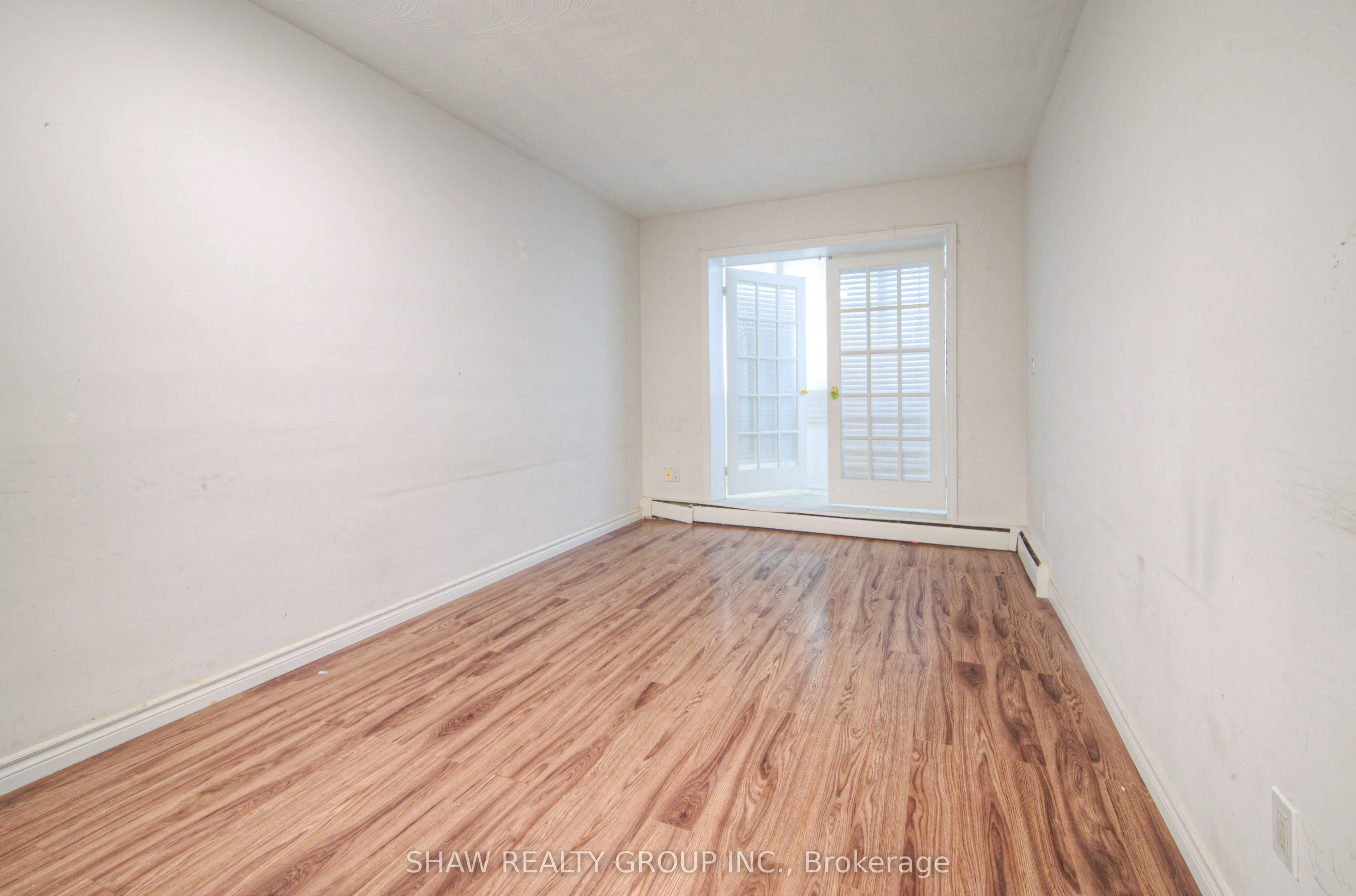 101 Queen Street S, #102