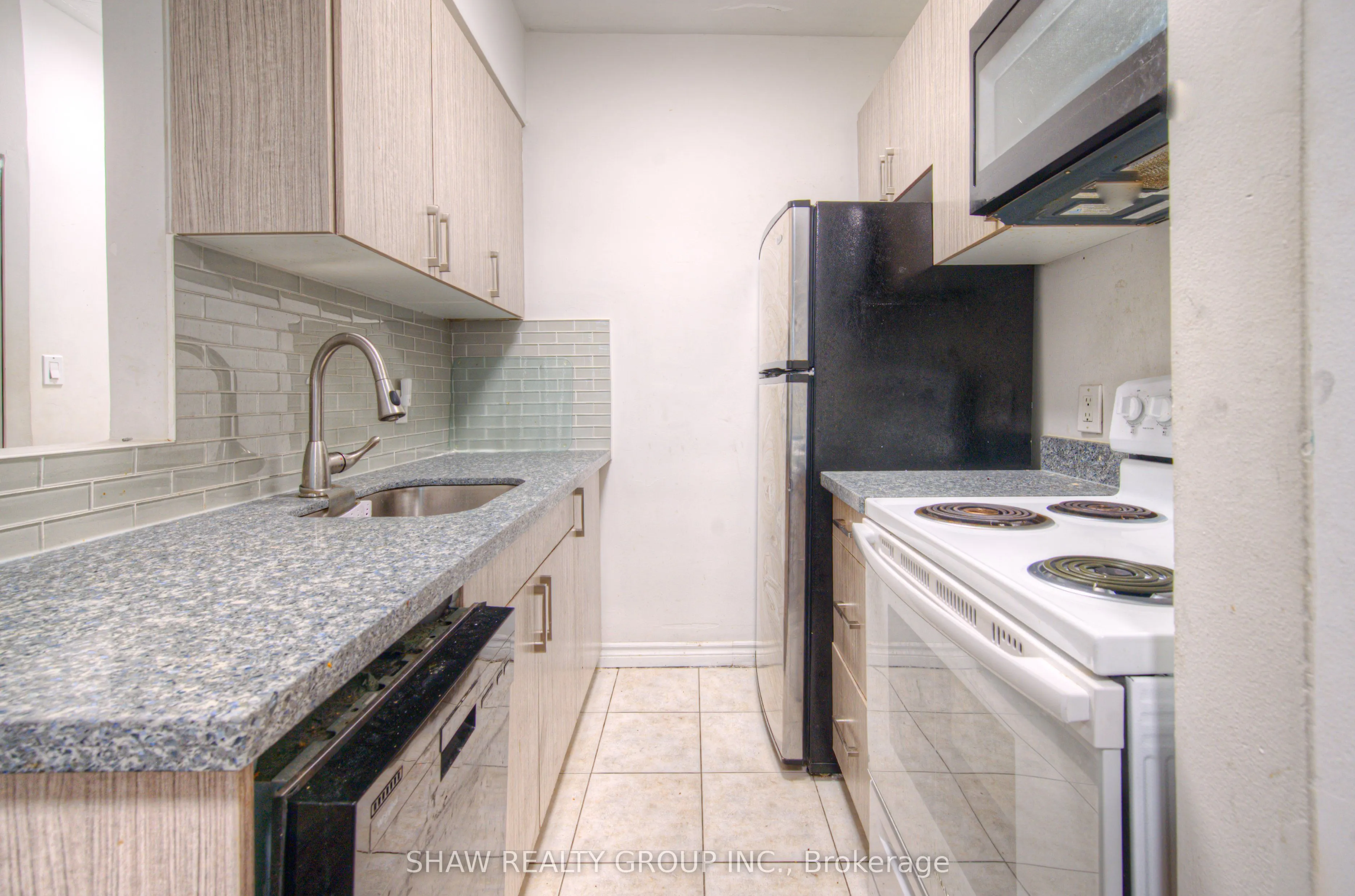 101 Queen Street S, #102