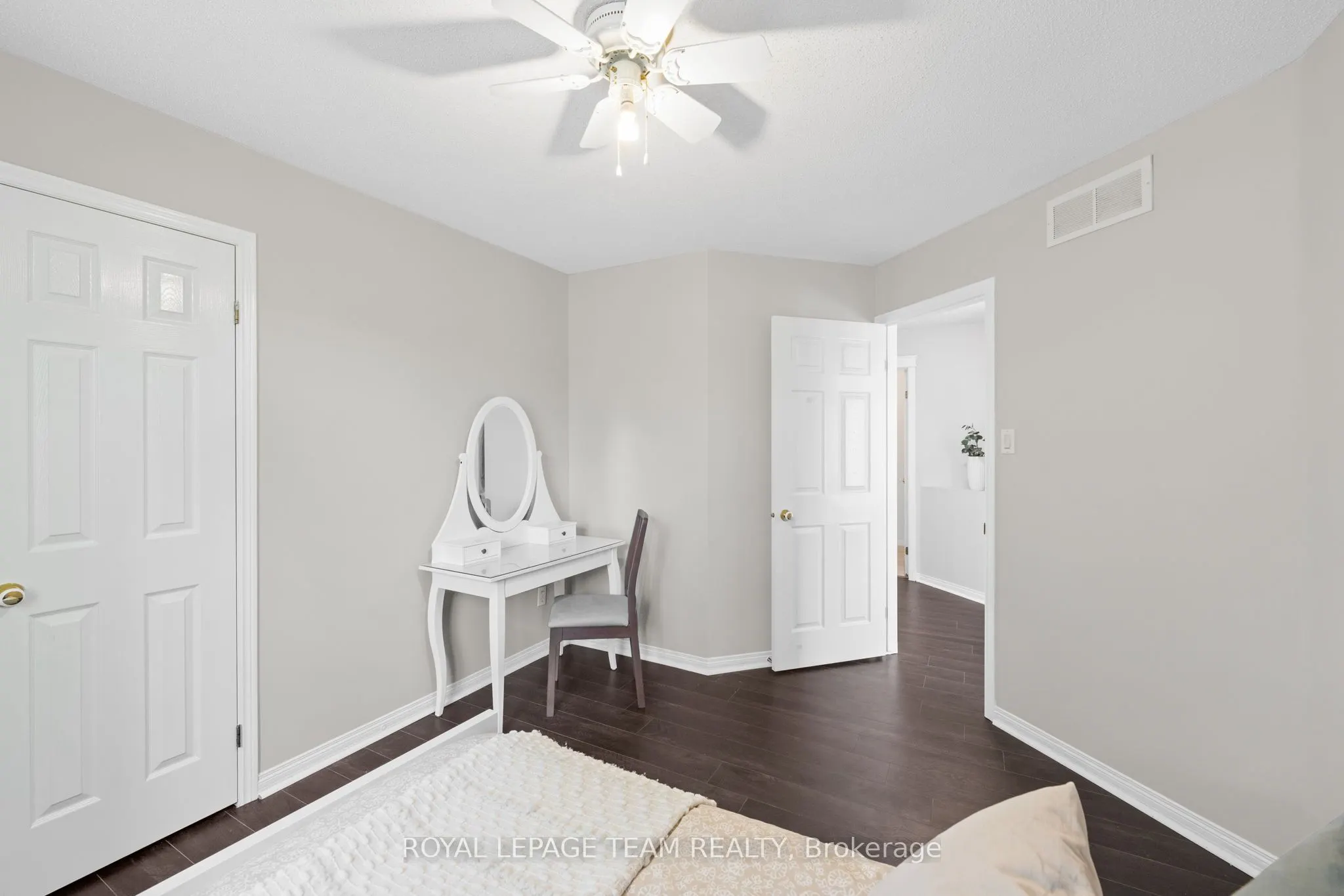 27 Evanshen Crescent