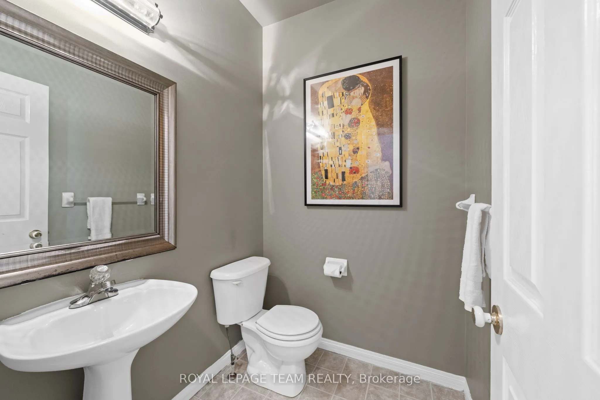 27 Evanshen Crescent