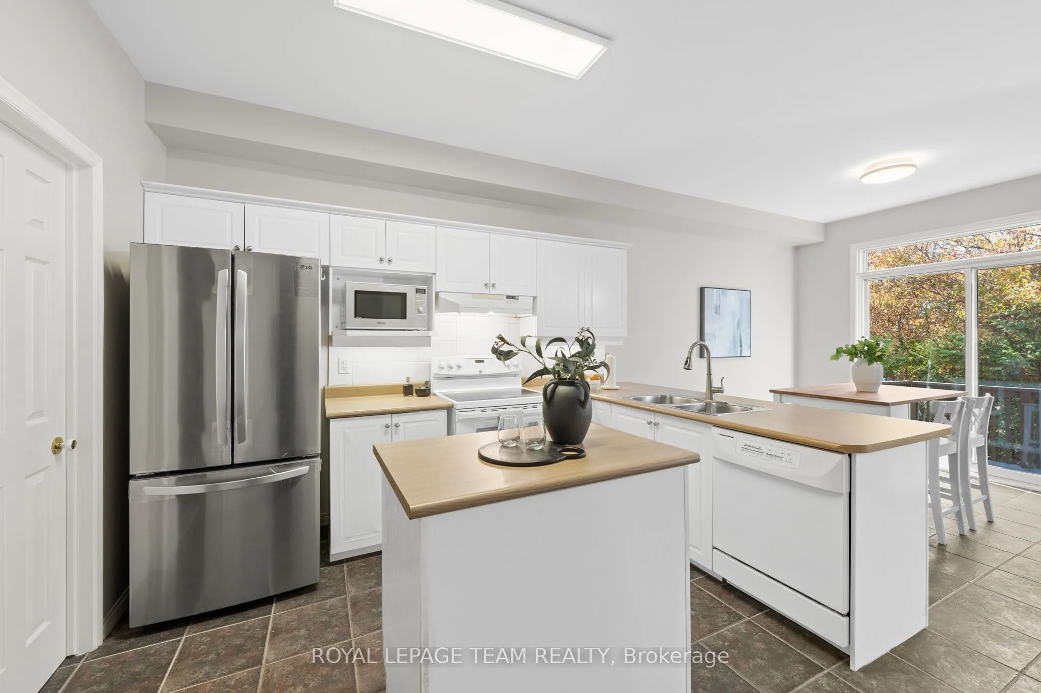 27 Evanshen Crescent