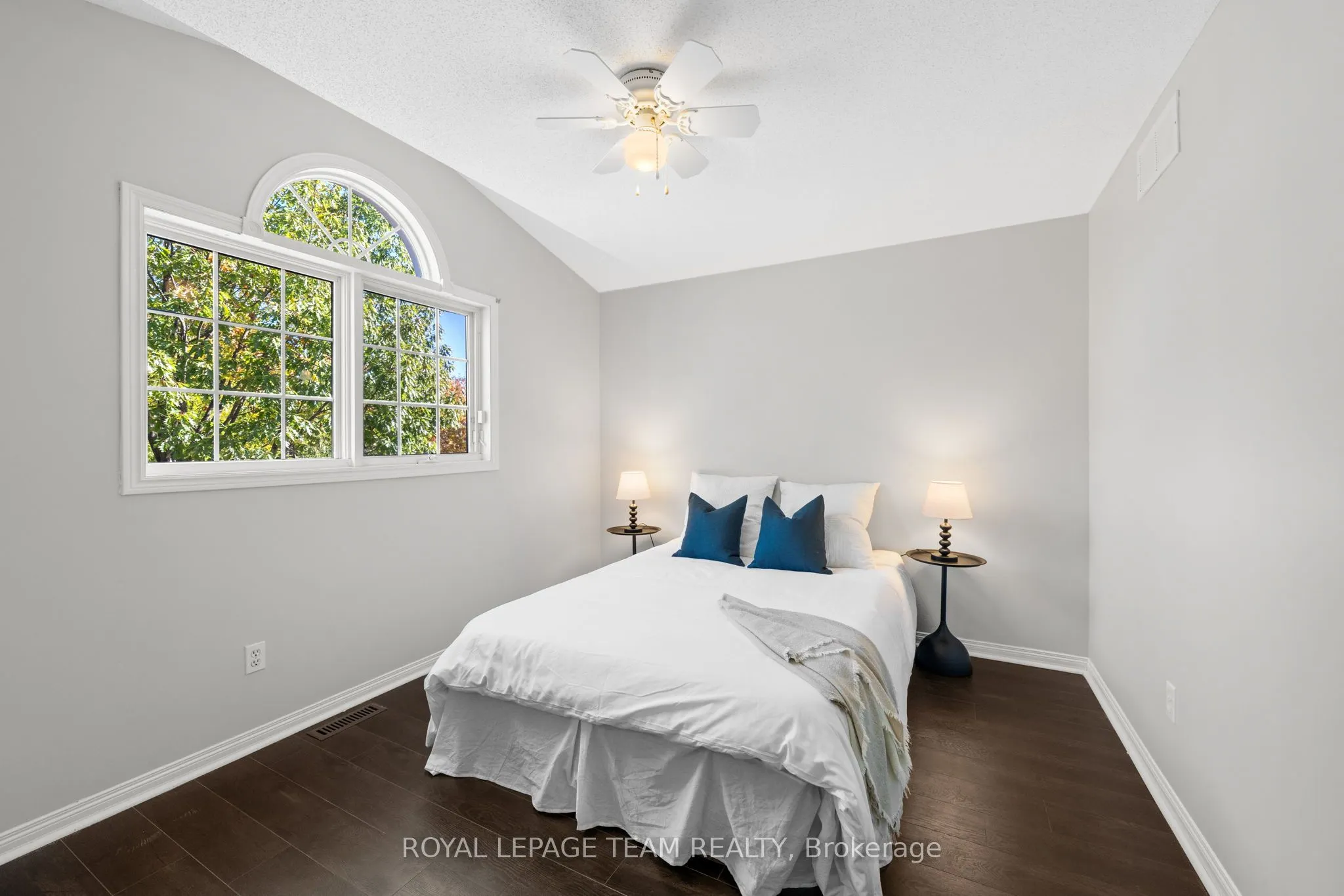 27 Evanshen Crescent