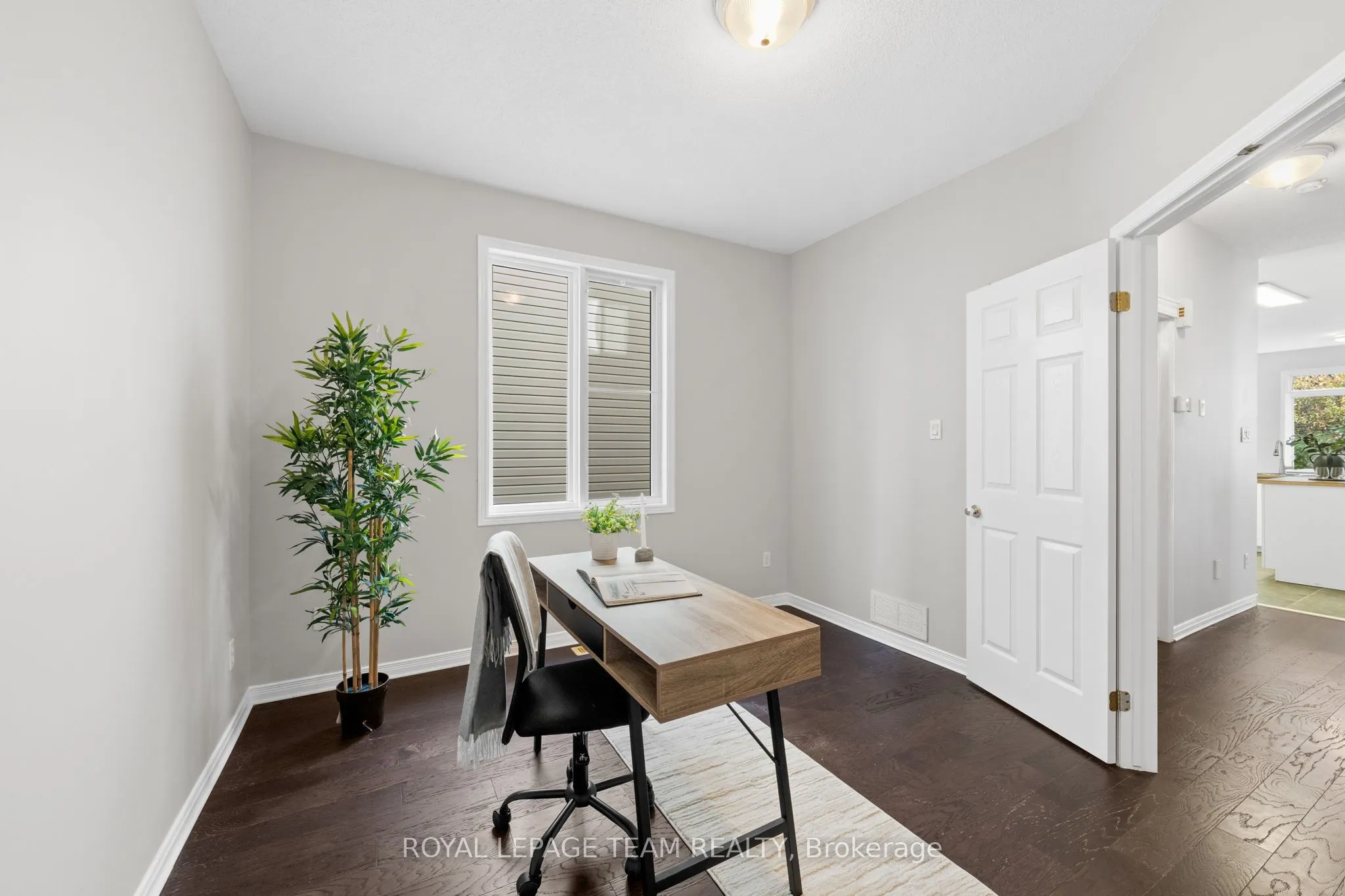 27 Evanshen Crescent