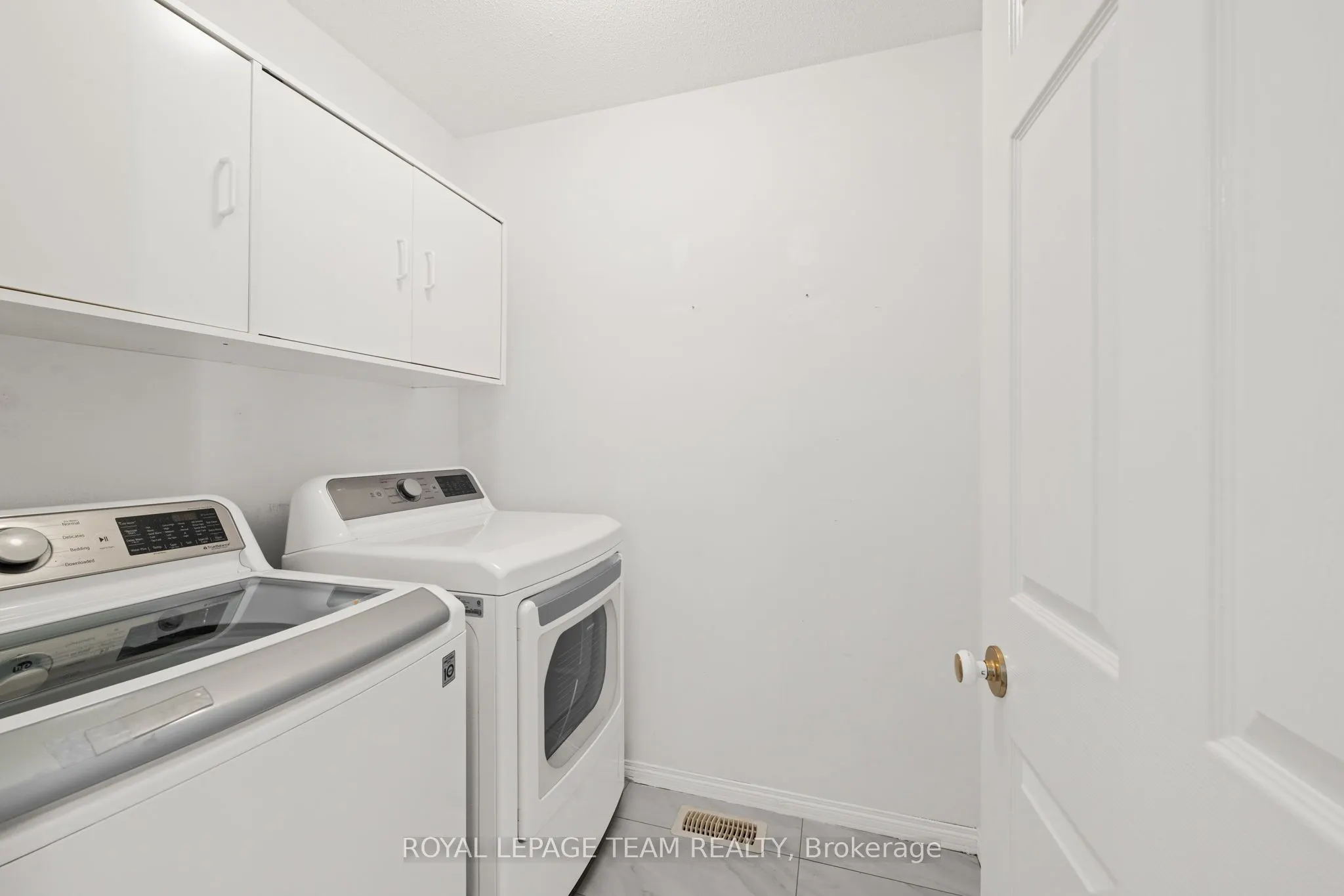 27 Evanshen Crescent