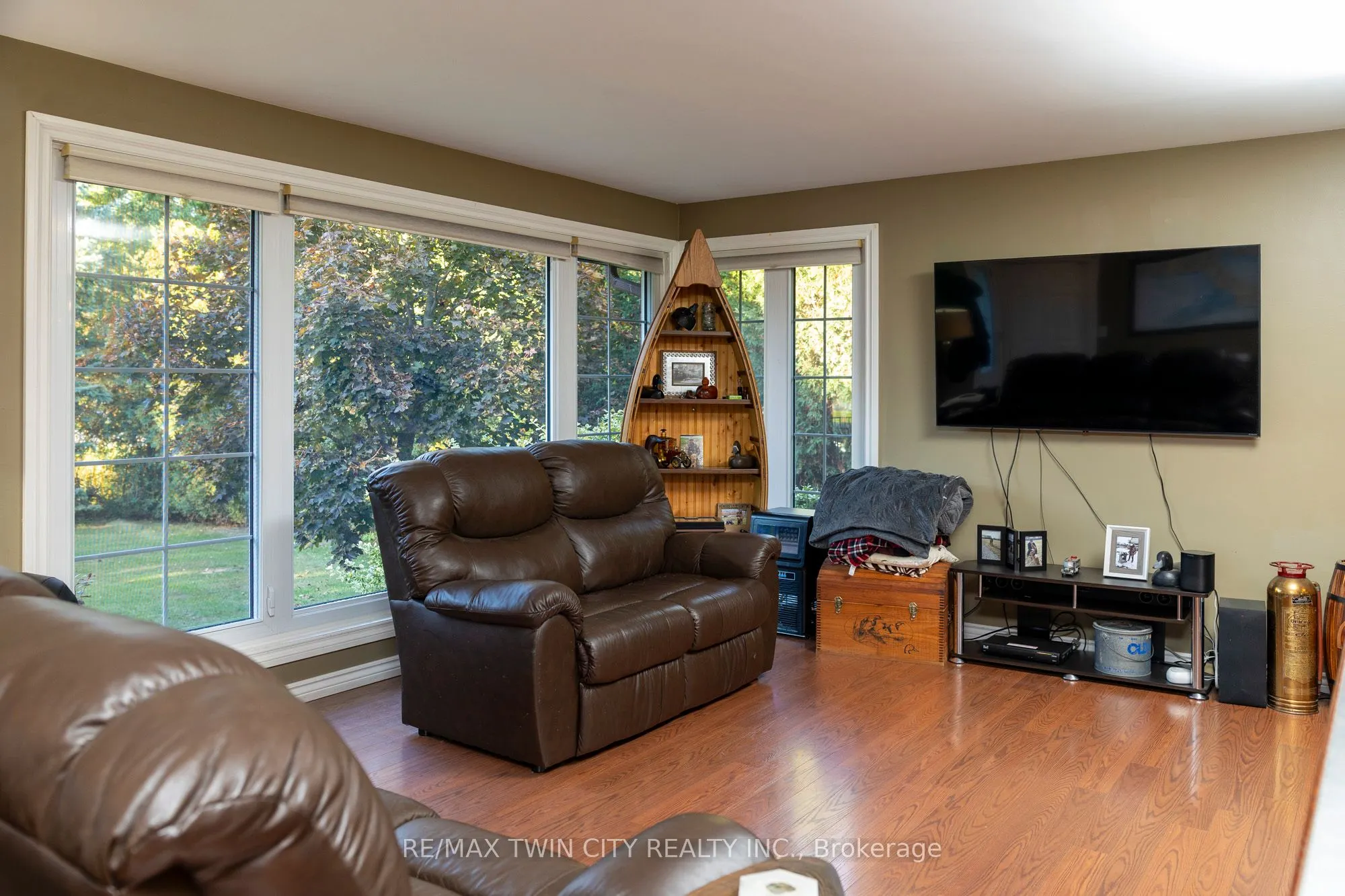 976 MCDOWELL Road E