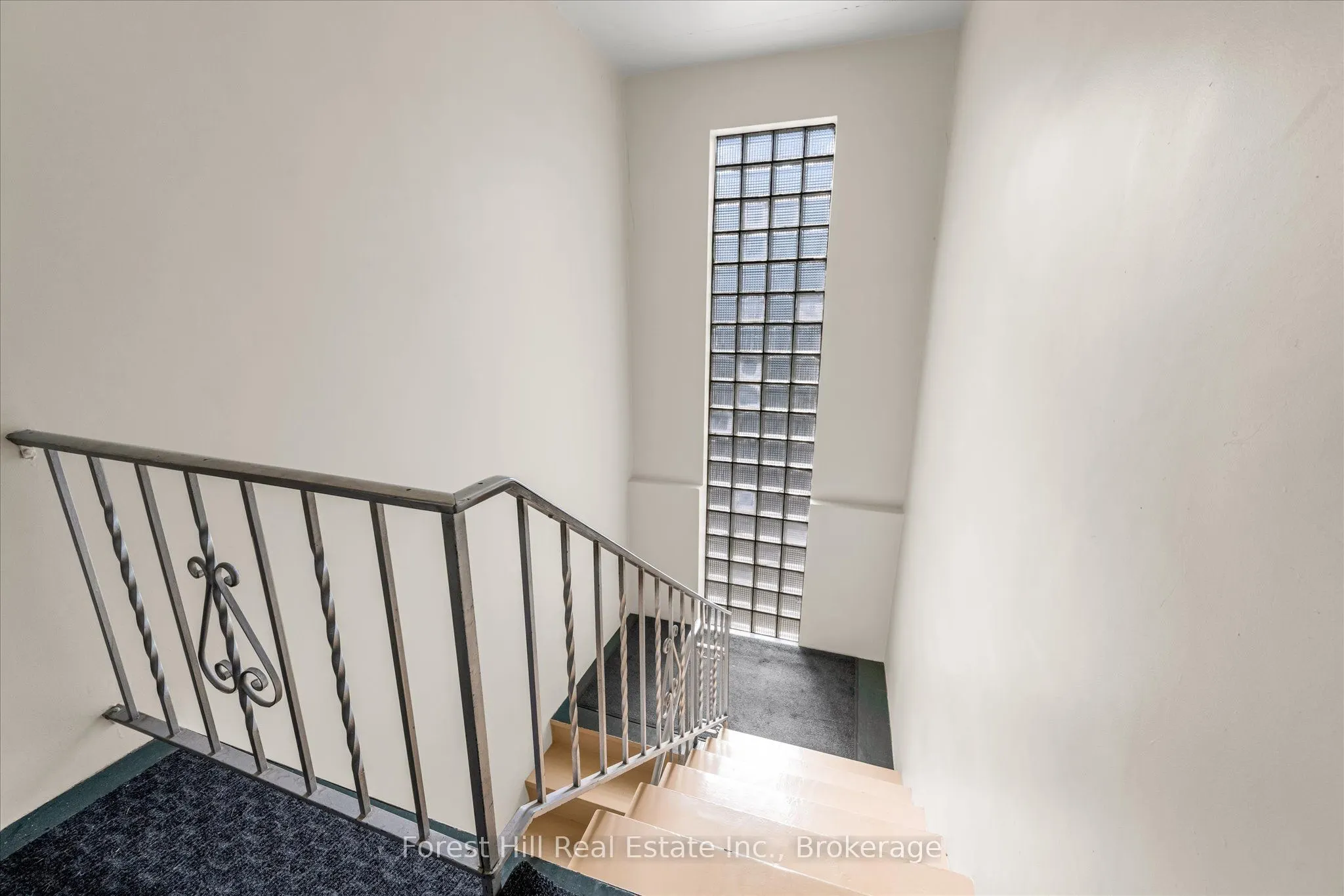 2 Stroud Road, #5