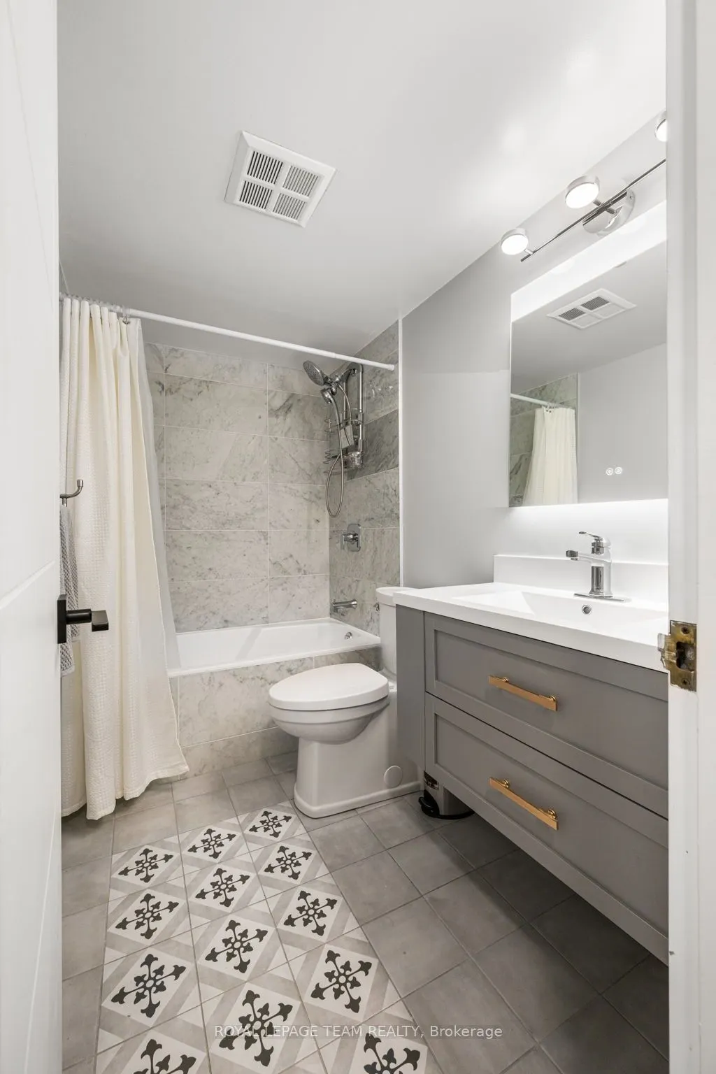 1510 Riverside Drive, #401