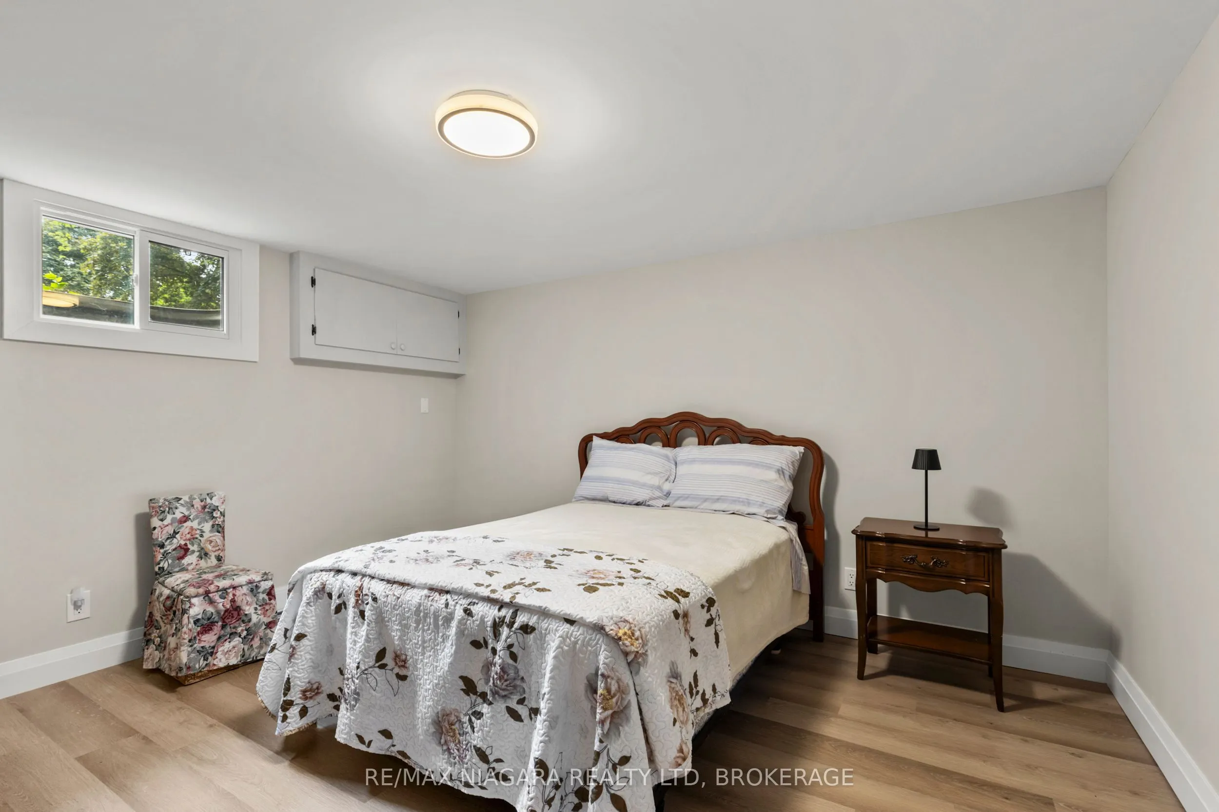 27 DALEVIEW Crescent