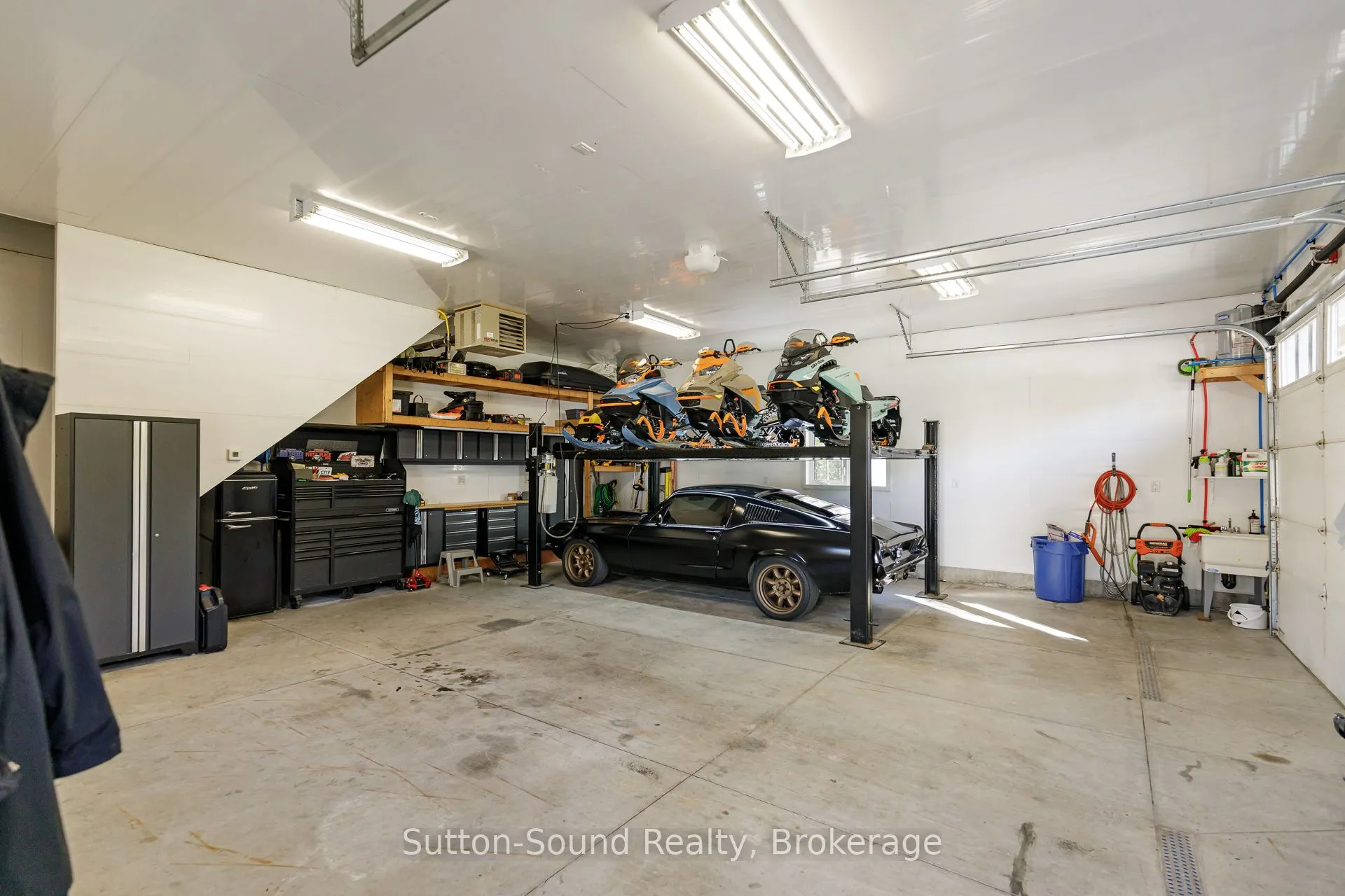 303277 33 Side Road