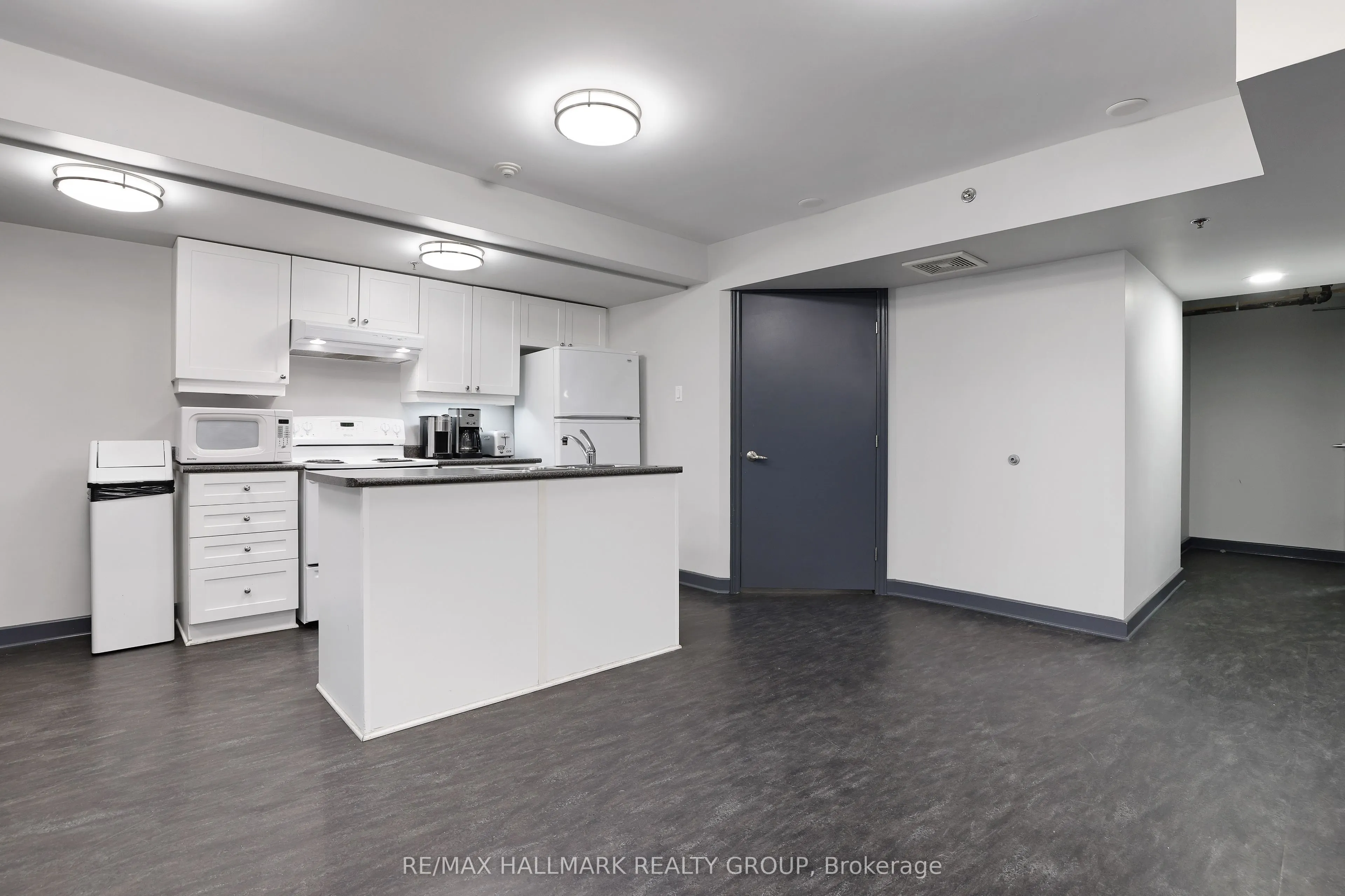 445 Laurier Avenue W, #405