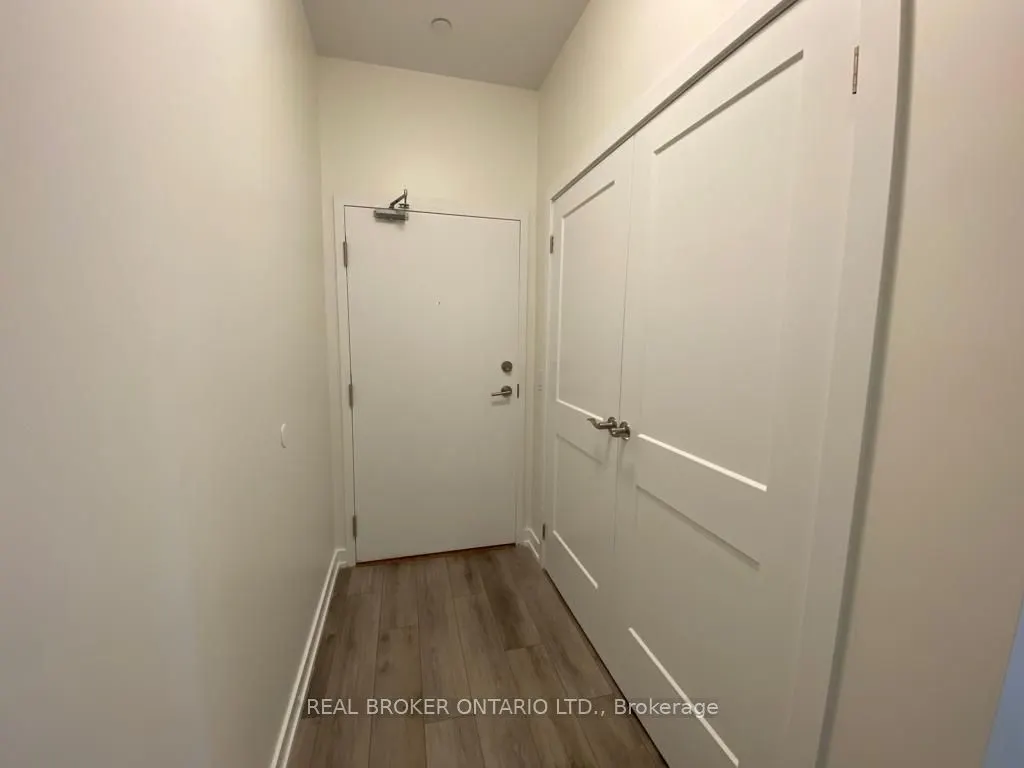 251 Northfield Drive E, #402