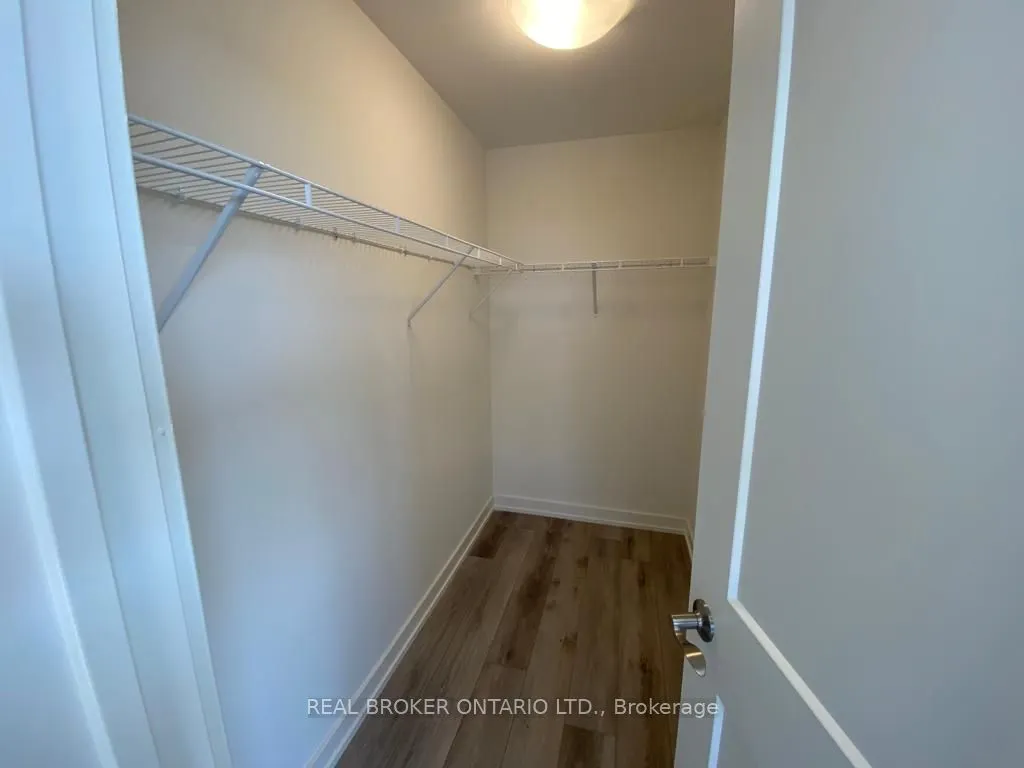 251 Northfield Drive E, #402
