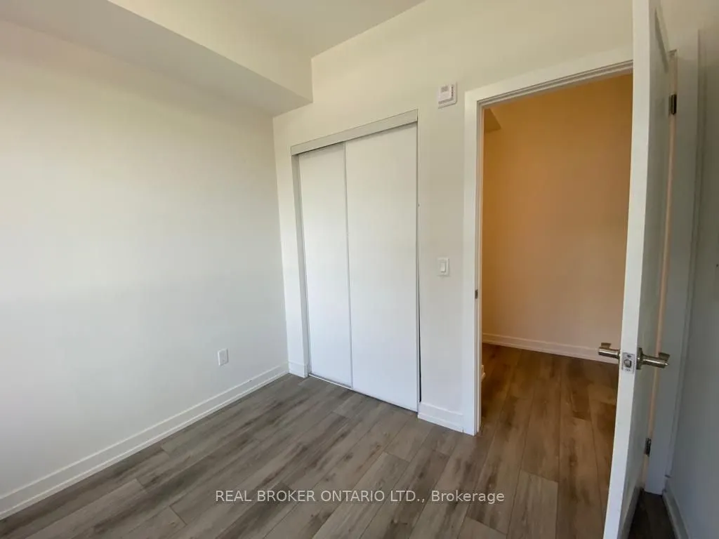 251 Northfield Drive E, #402
