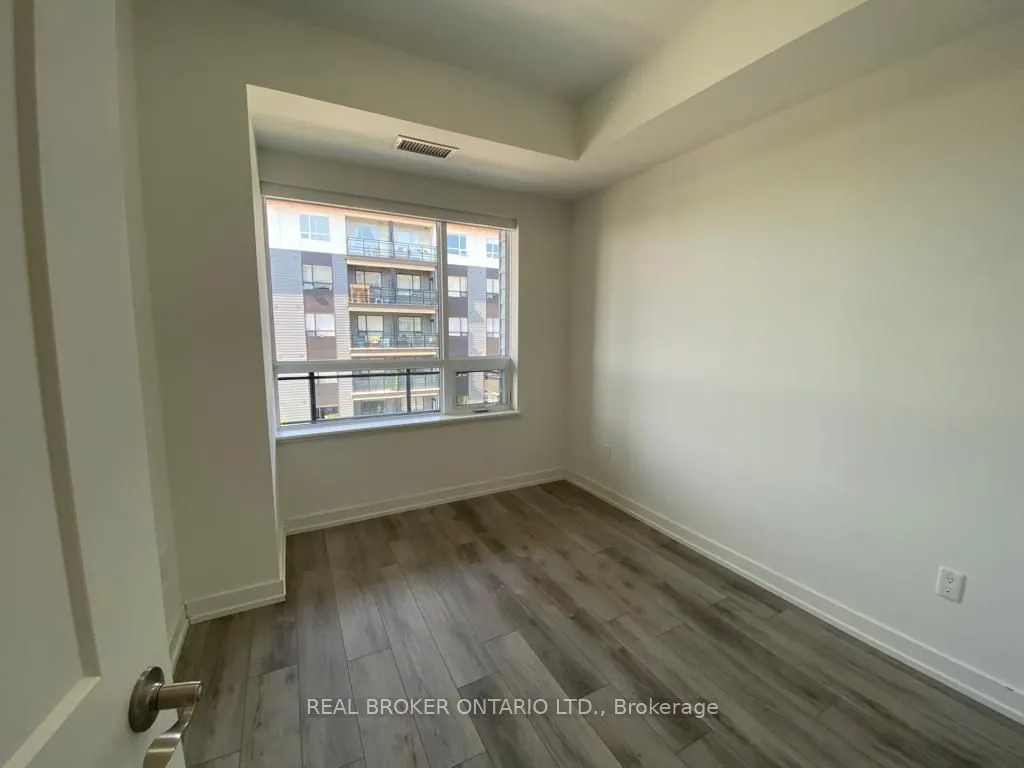 251 Northfield Drive E, #402