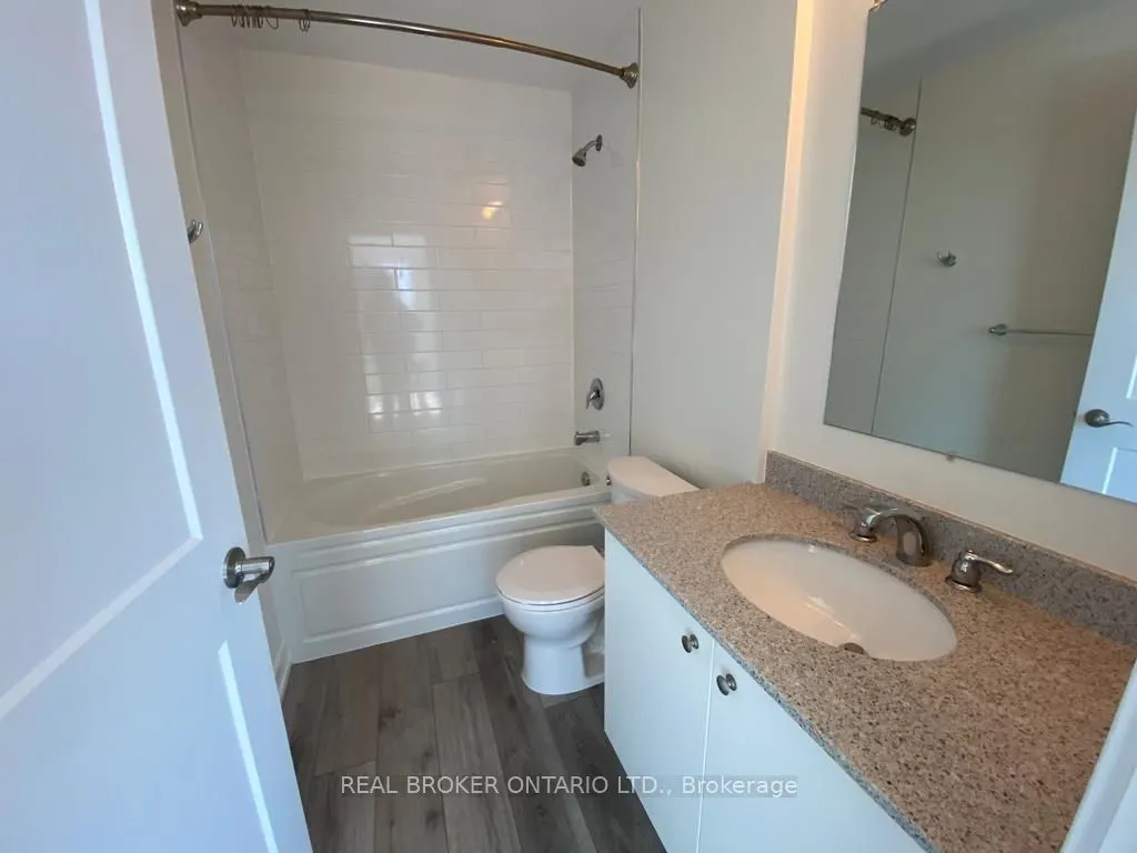251 Northfield Drive E, #402