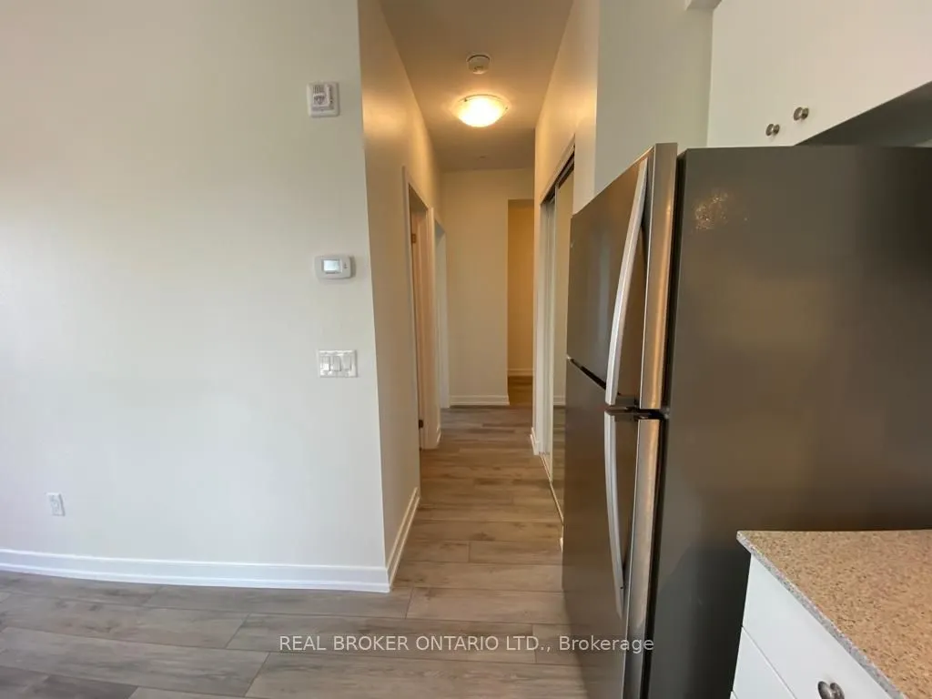 251 Northfield Drive E, #402