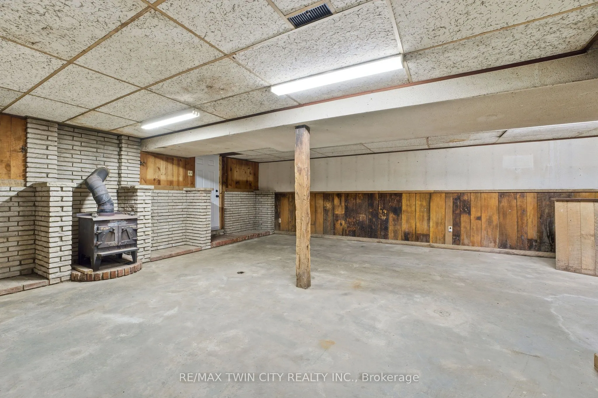 2091 Concession 6 Road W