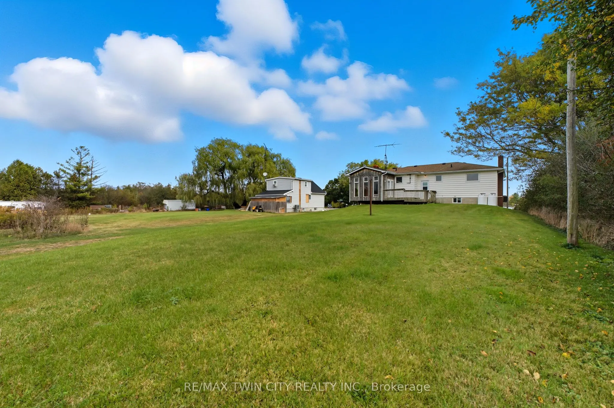 2091 Concession 6 Road W