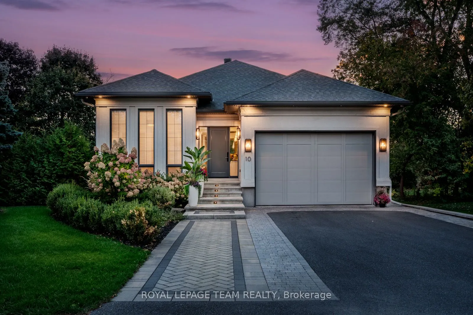 10 Leaver Avenue
