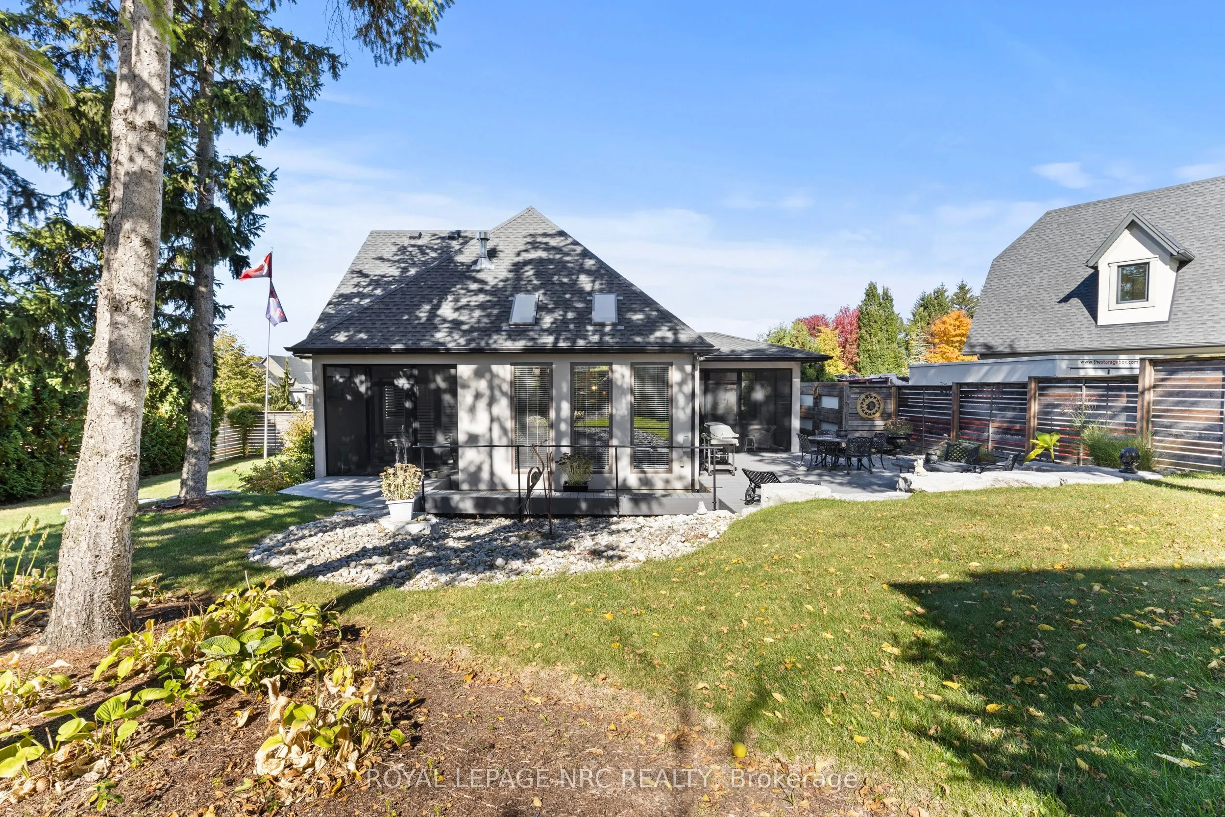 12 DAVID LOWREY Court