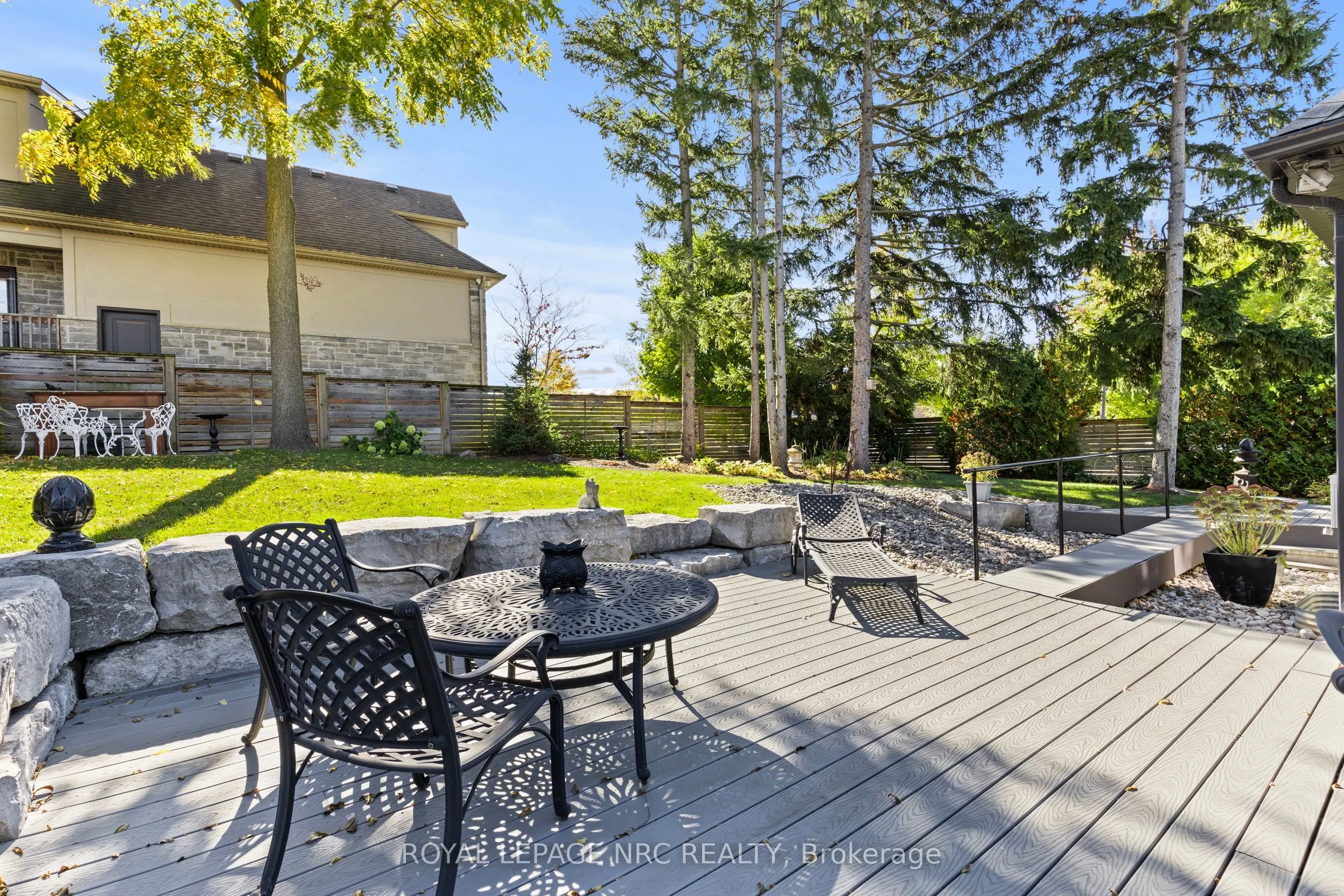12 DAVID LOWREY Court