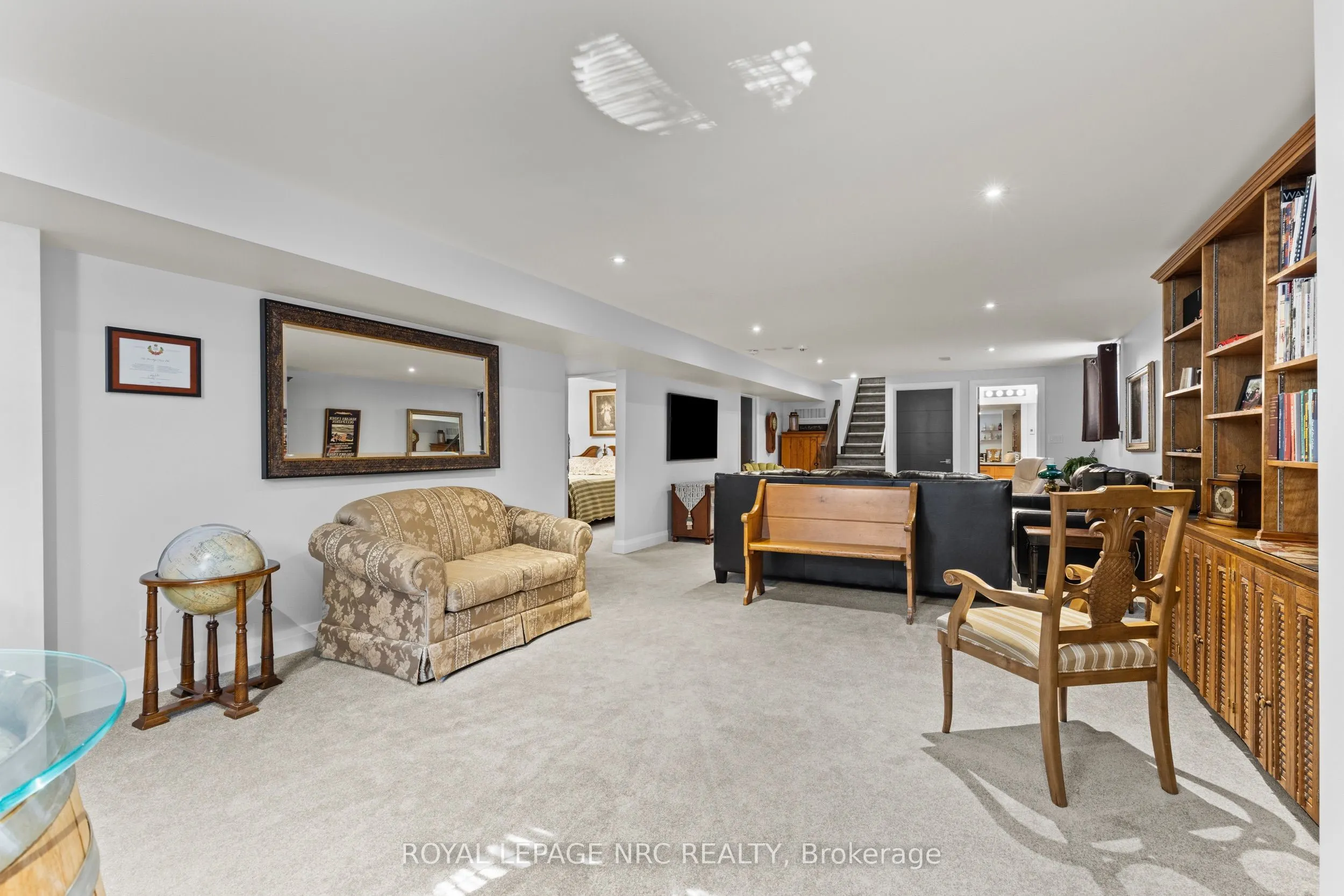 12 DAVID LOWREY Court