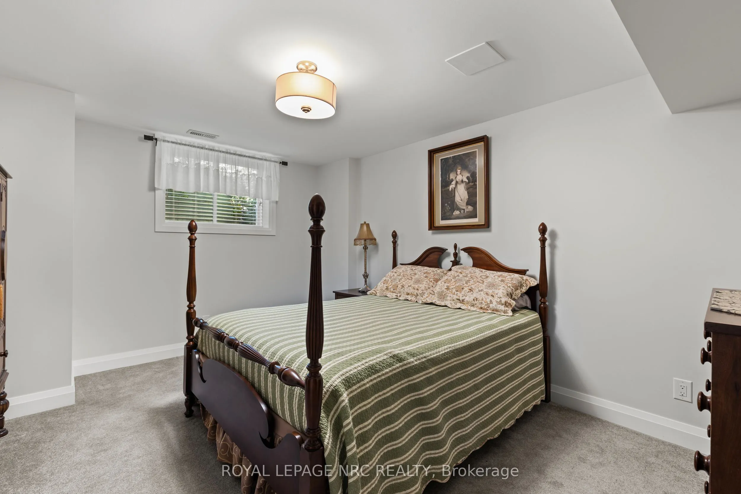 12 DAVID LOWREY Court