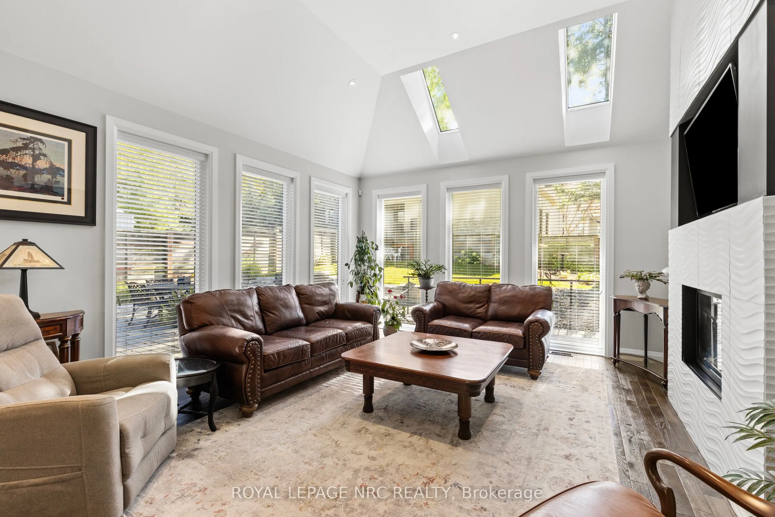 12 DAVID LOWREY Court