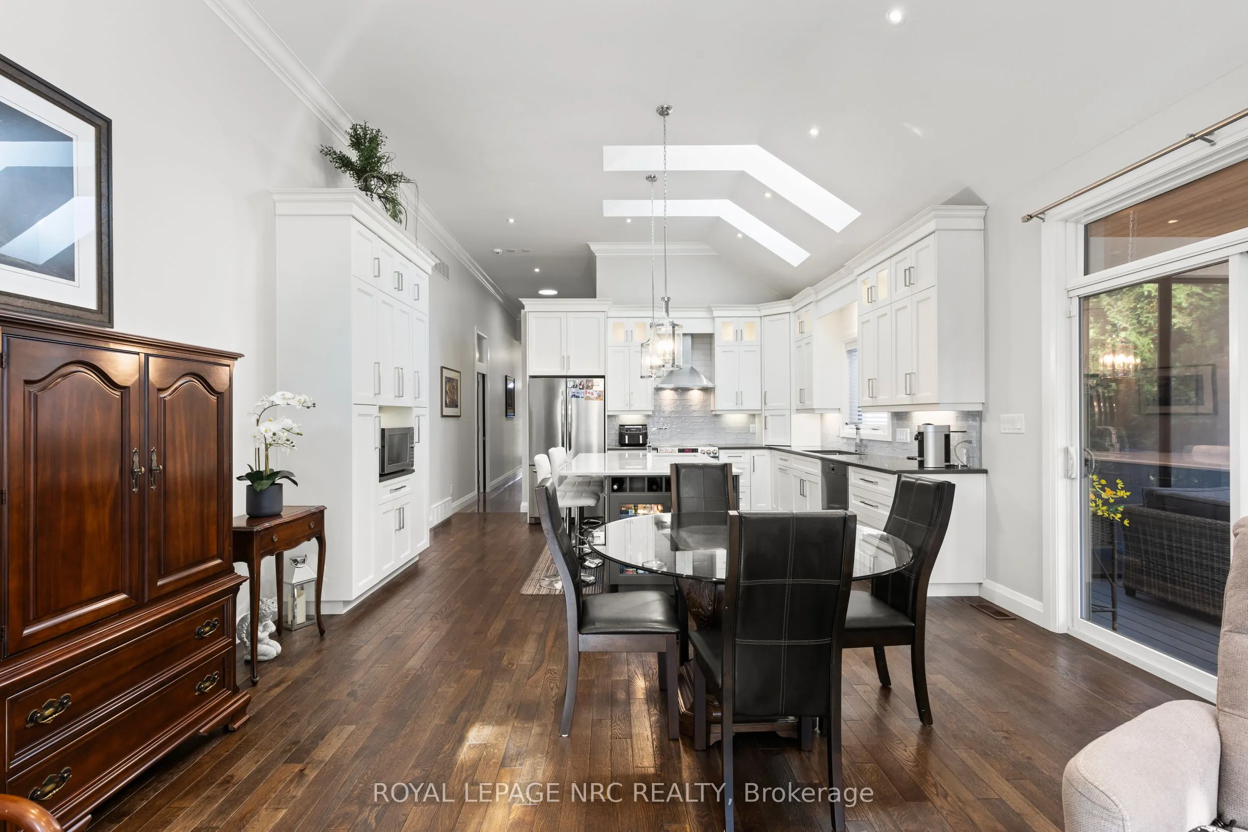 12 DAVID LOWREY Court