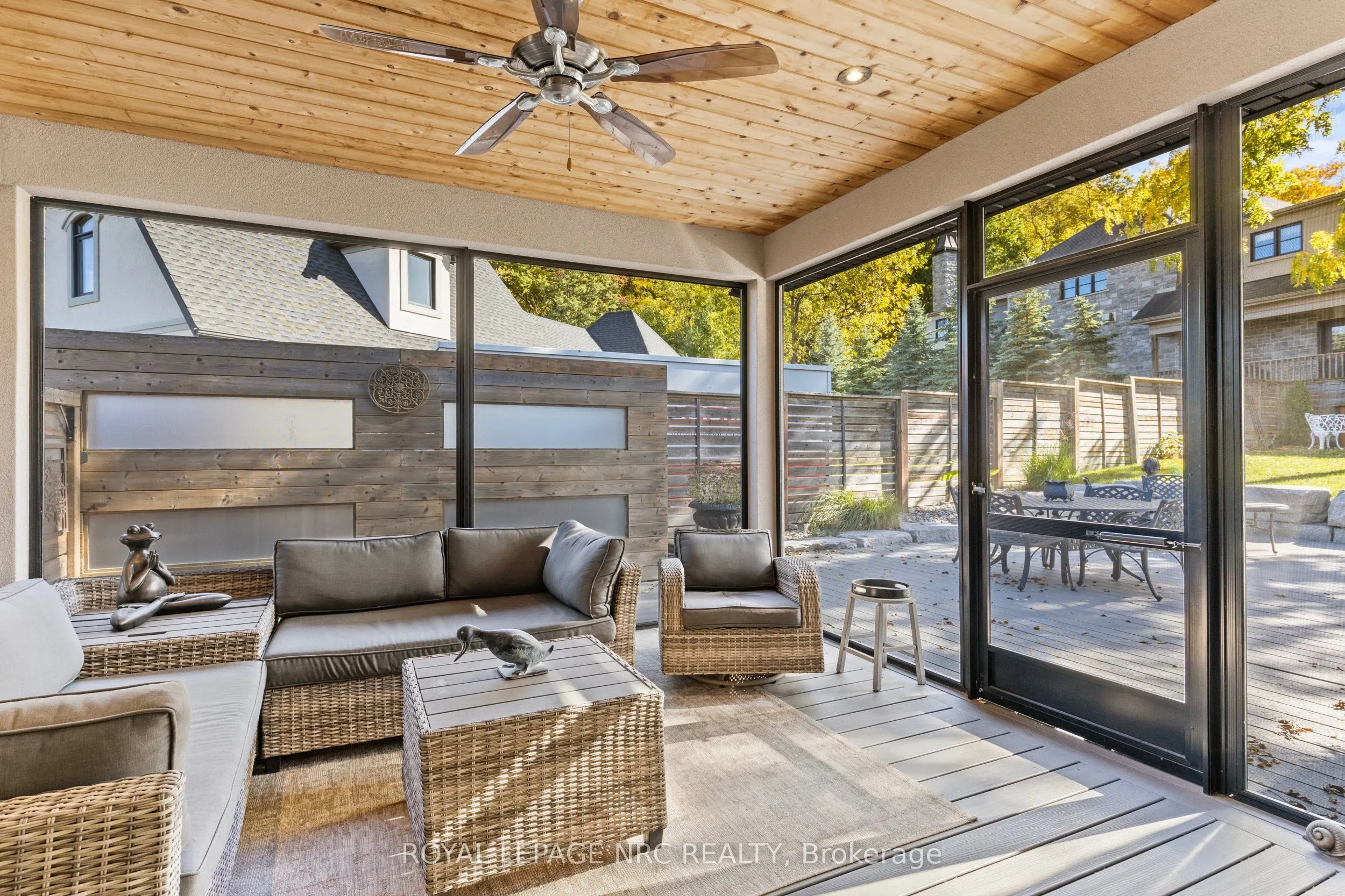 12 DAVID LOWREY Court