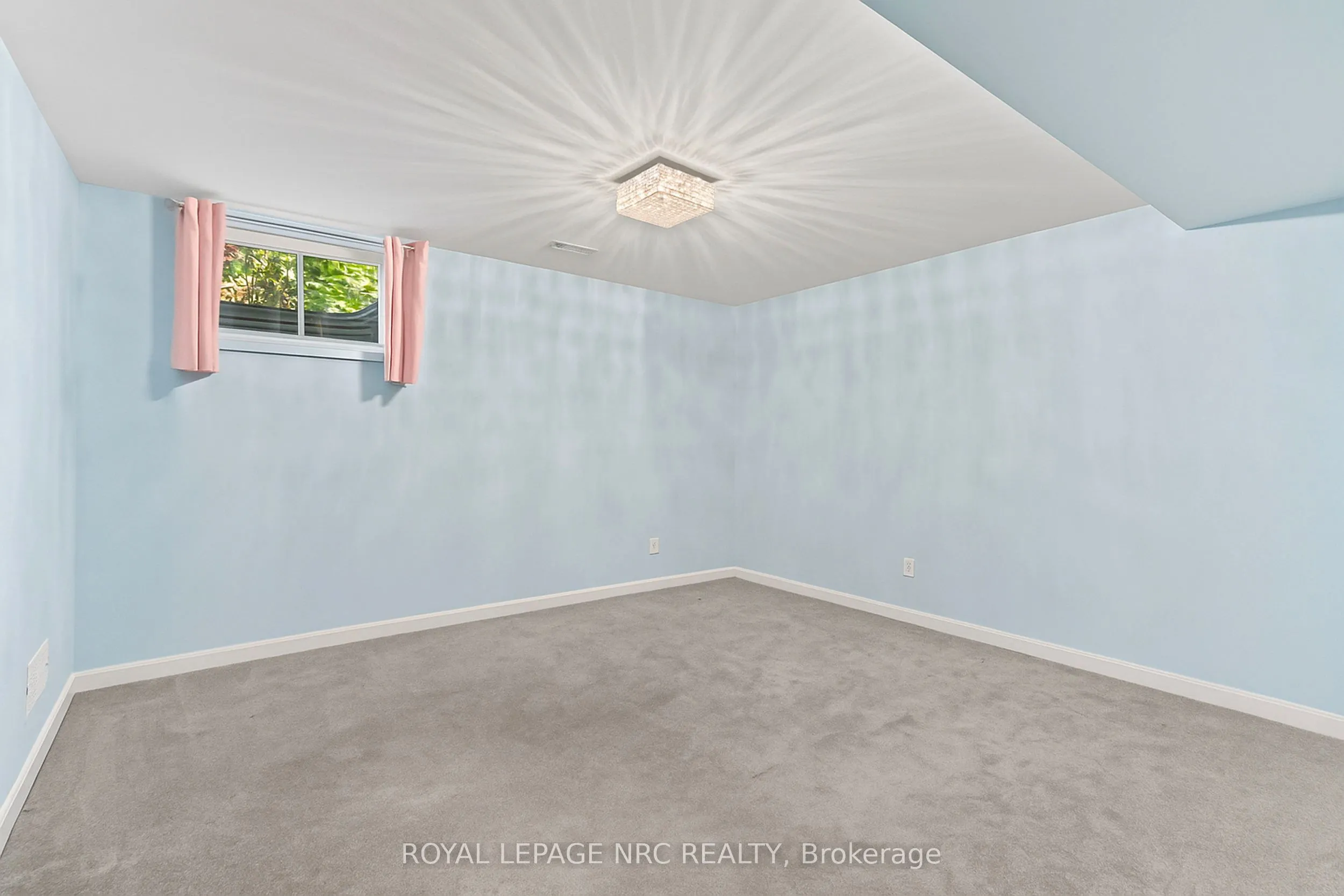 12 DAVID LOWREY Court