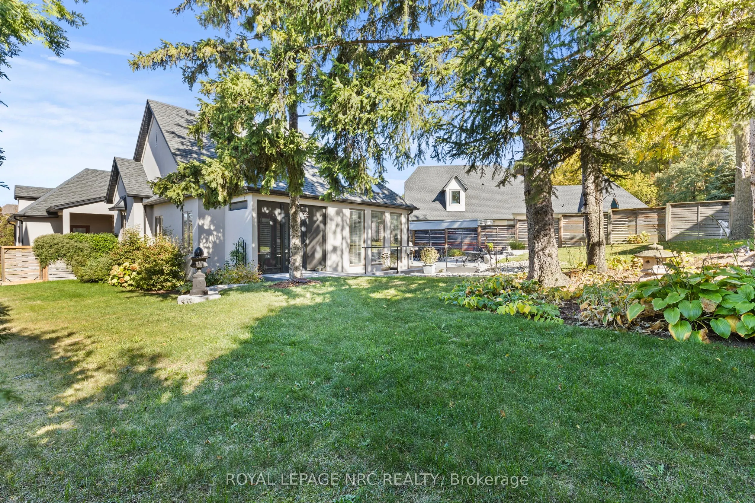 12 DAVID LOWREY Court