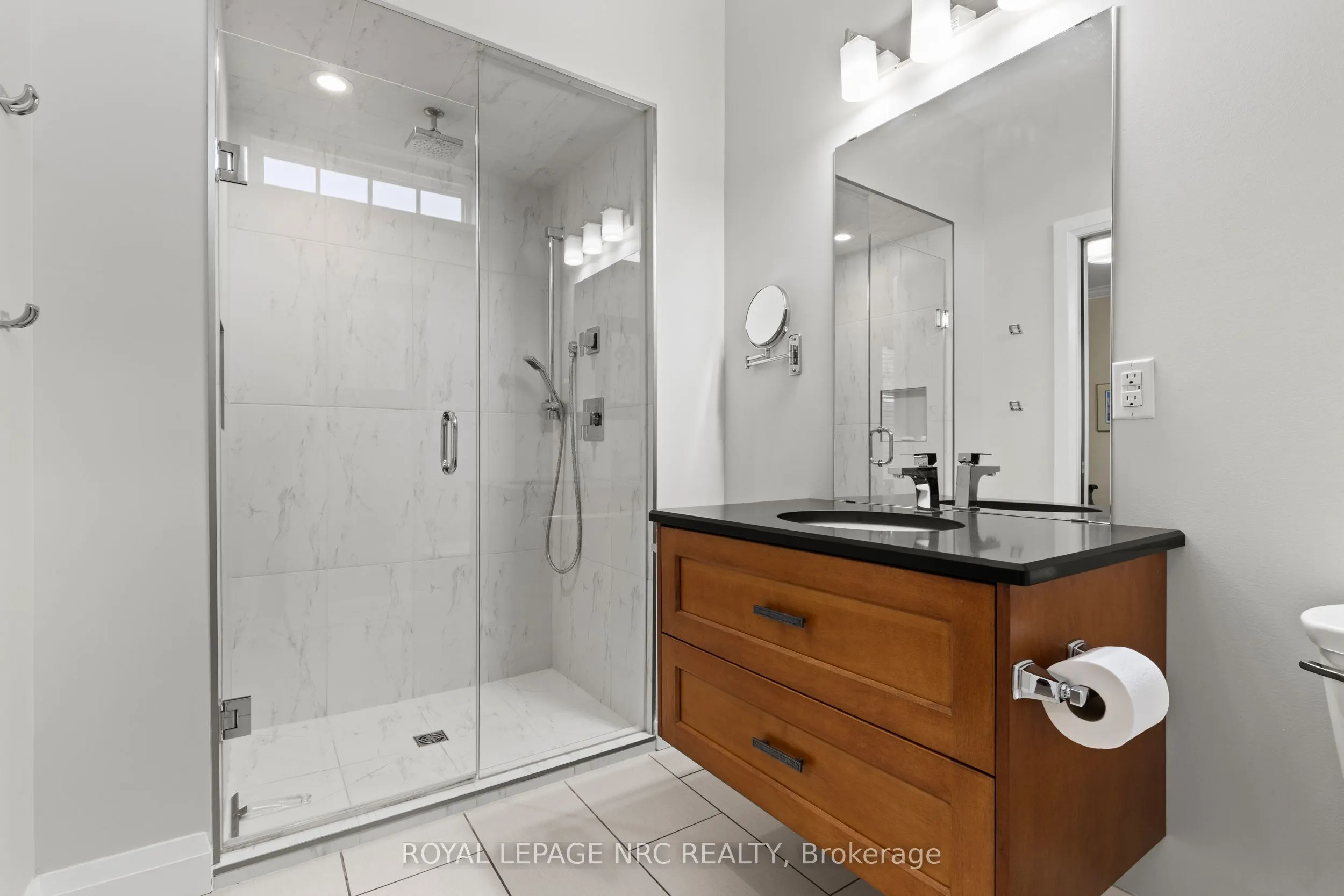 12 DAVID LOWREY Court