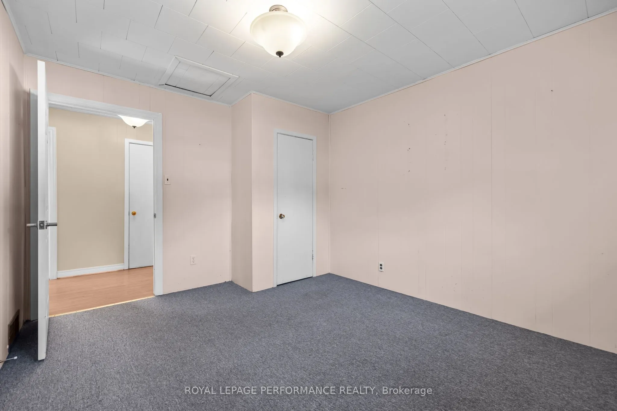 108 Elgin Street W
