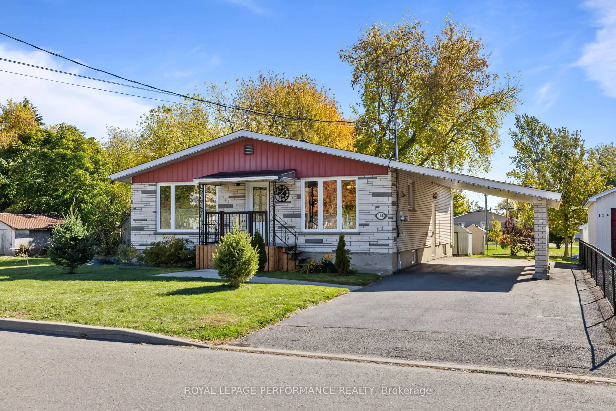 108 Elgin Street W