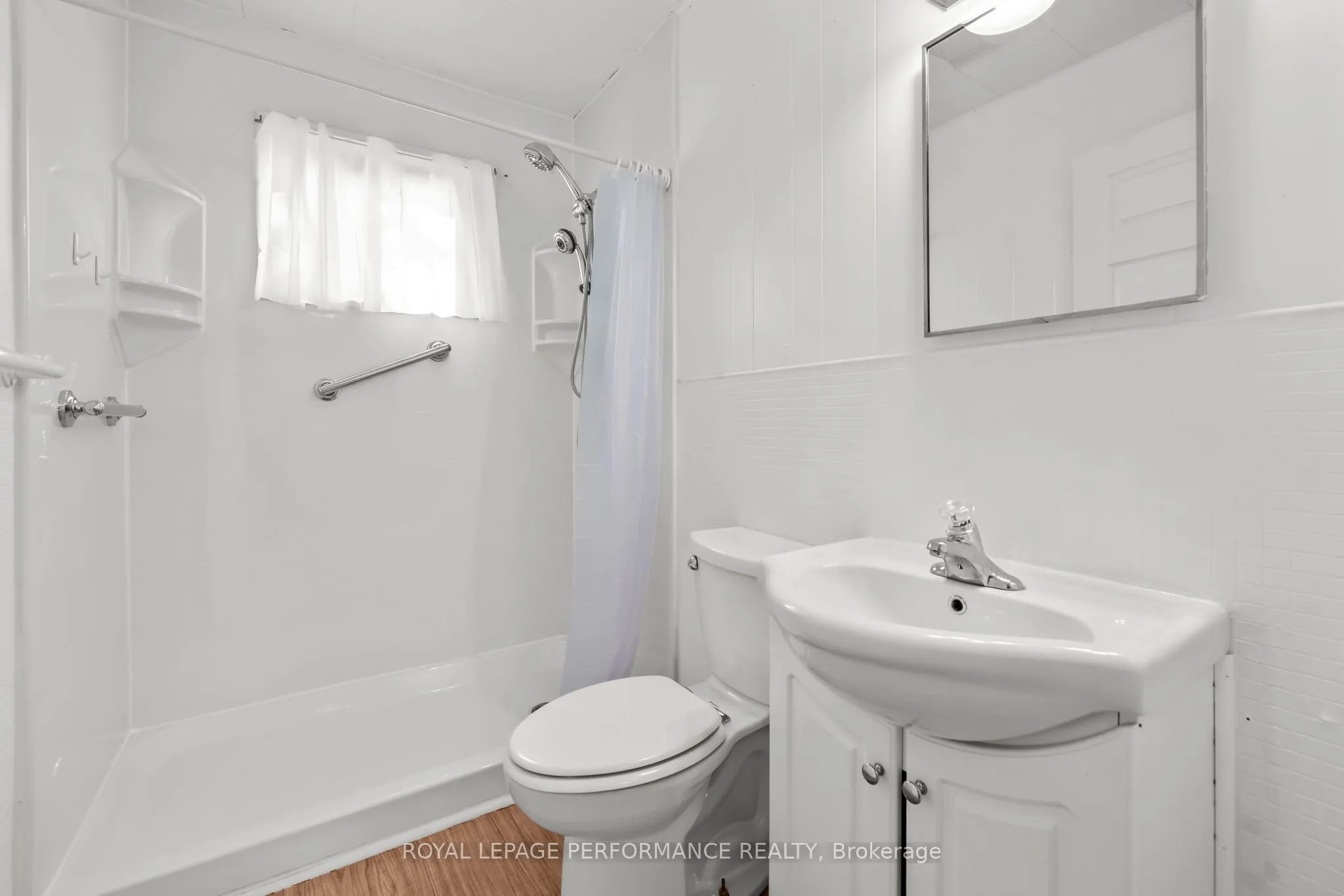 108 Elgin Street W