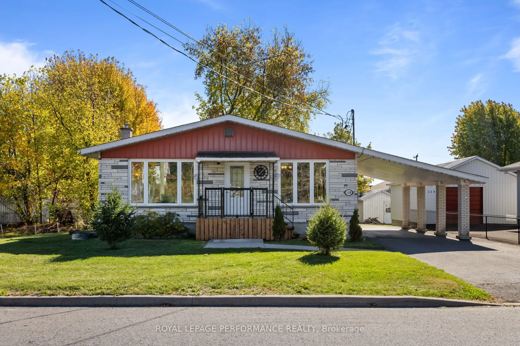 108 Elgin Street W