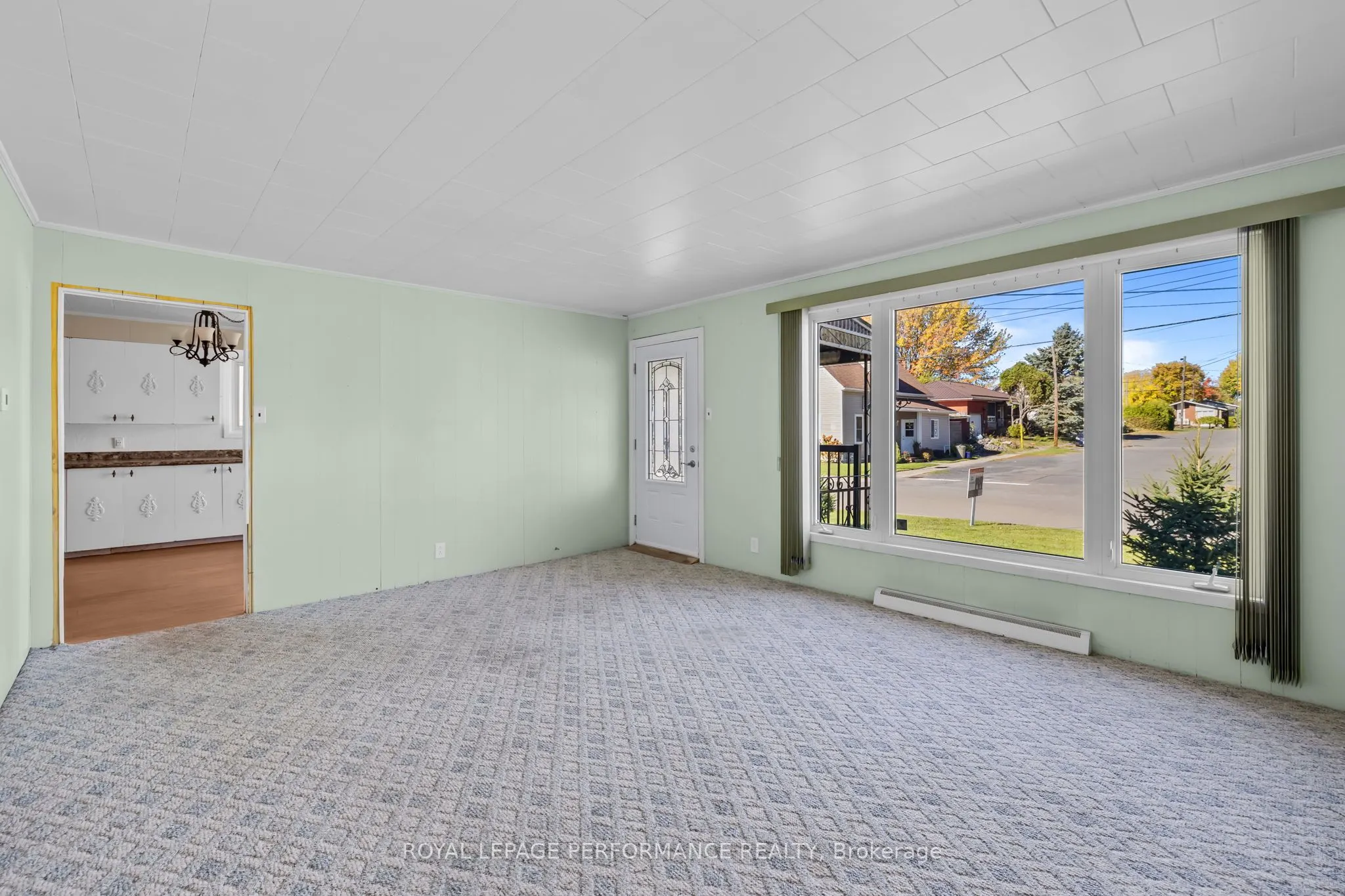 108 Elgin Street W
