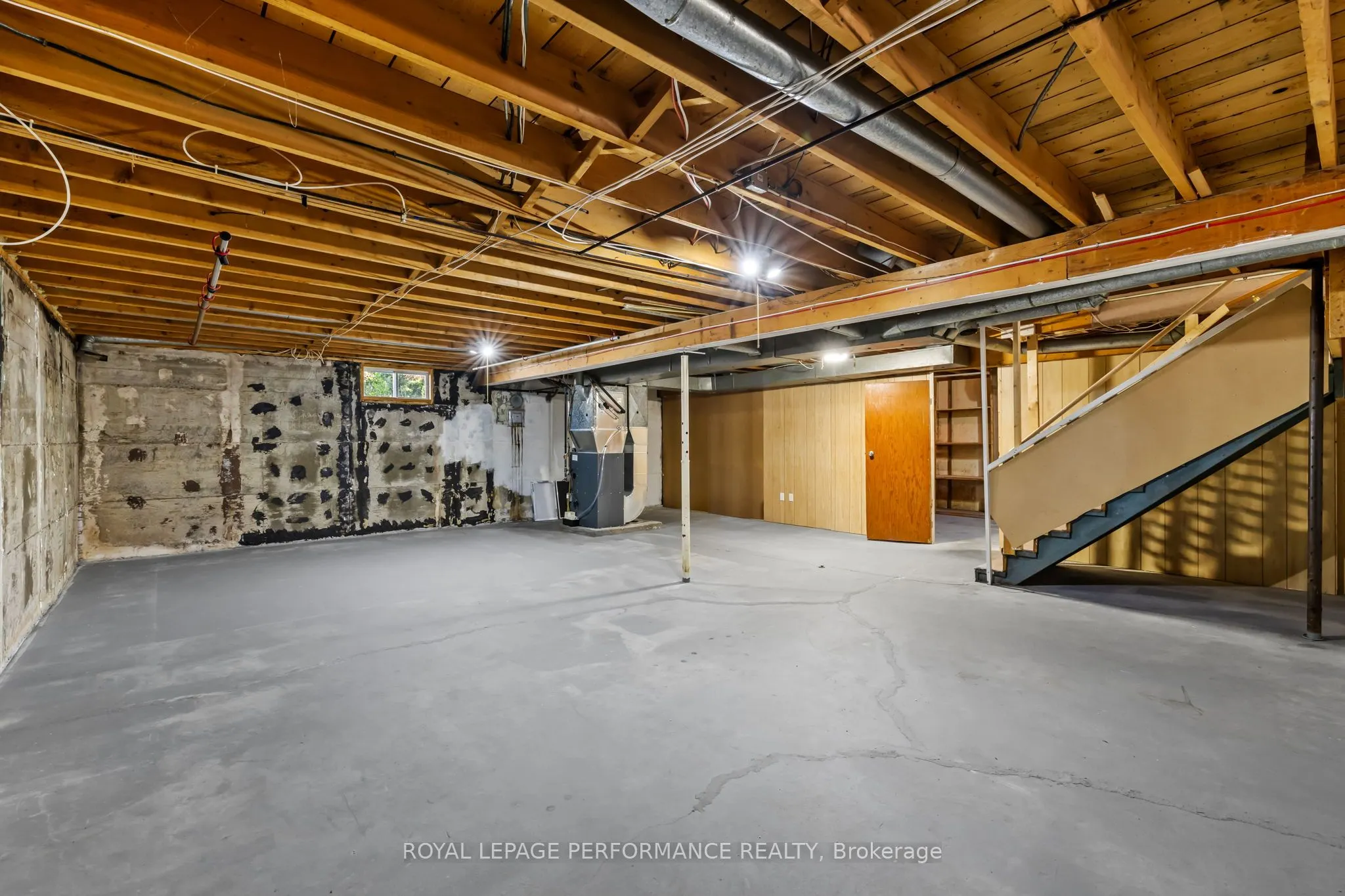 108 Elgin Street W