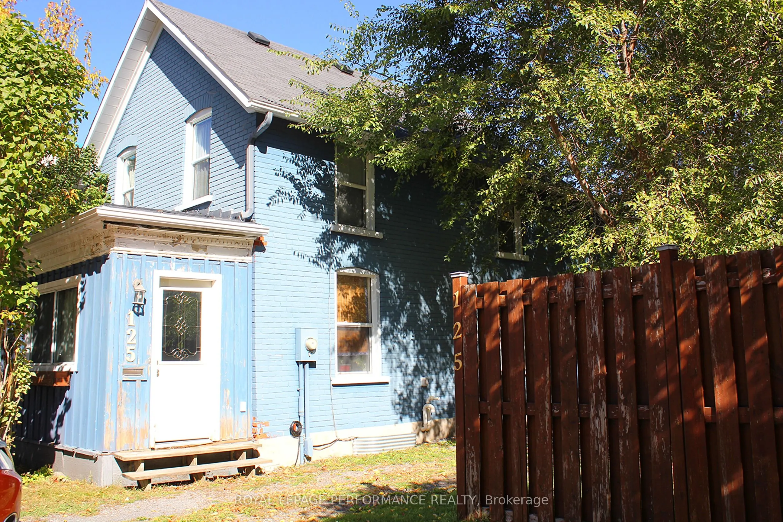 125 Augustus Street S