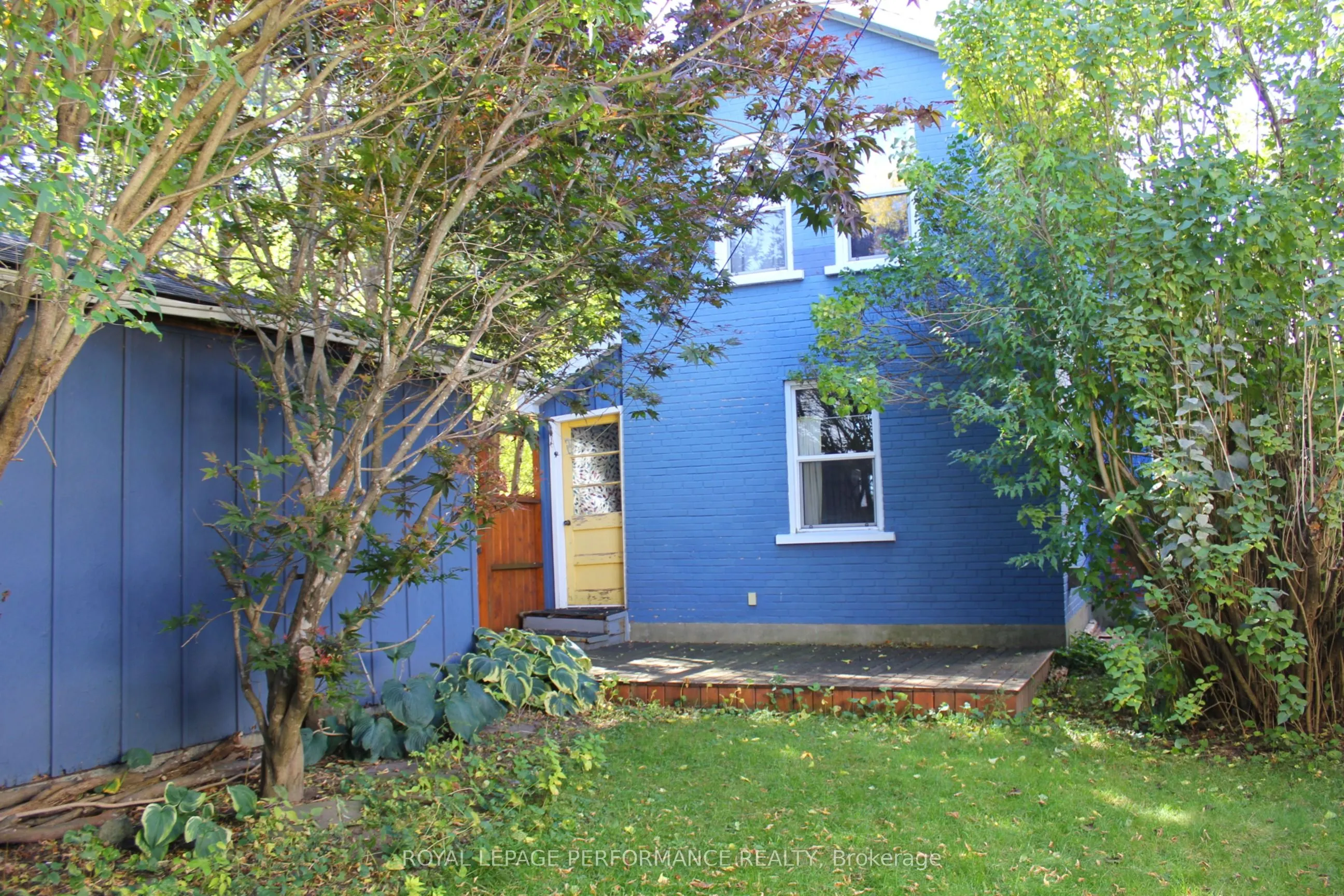 125 Augustus Street S